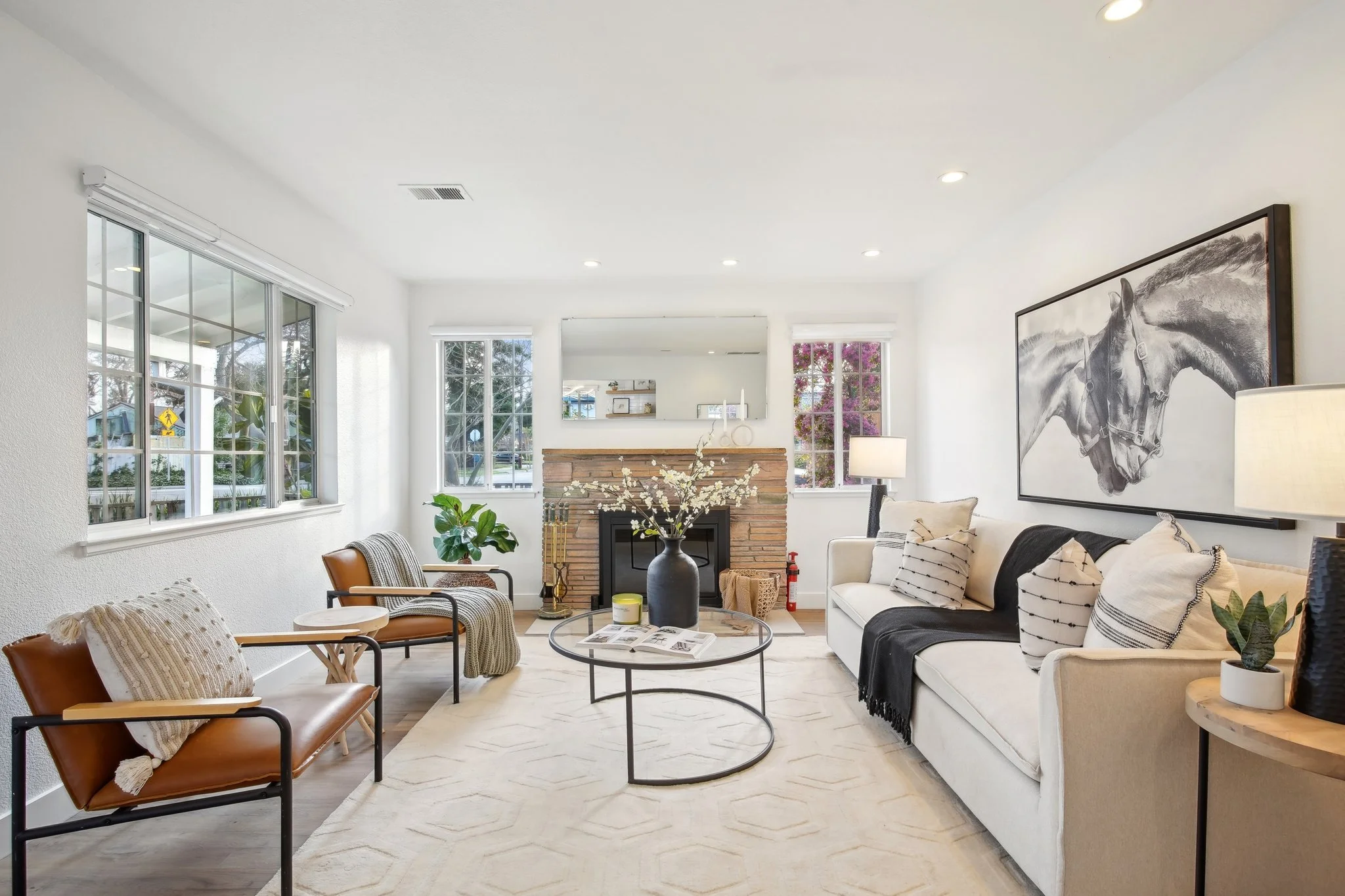 9-web-or-mls-Hampton Ave-009.jpg