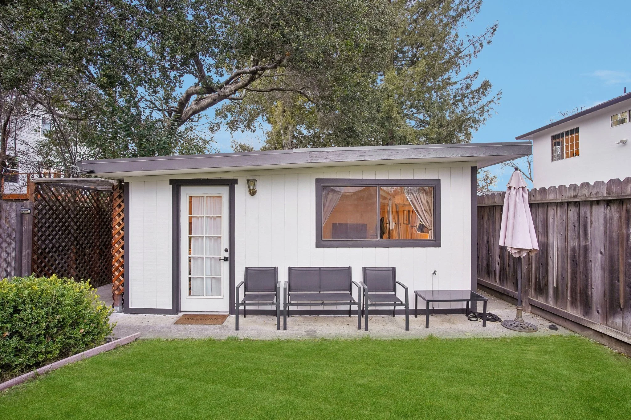 62-web-or-mls-Hampton Ave-062.jpg