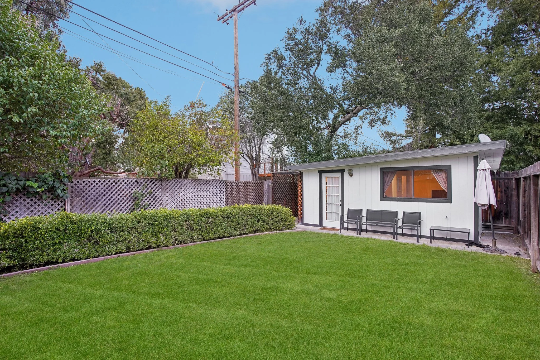 63-web-or-mls-Hampton Ave-063.jpg