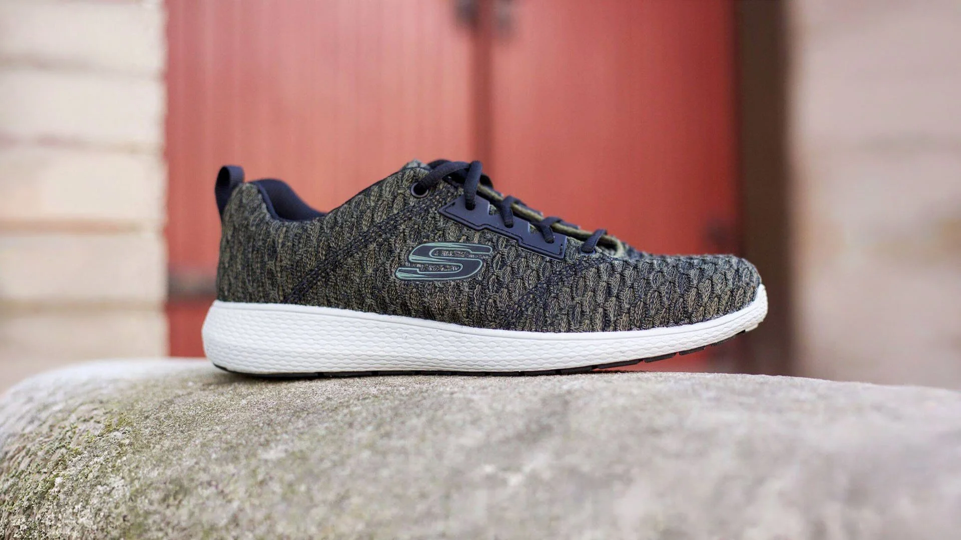 SKECHERS