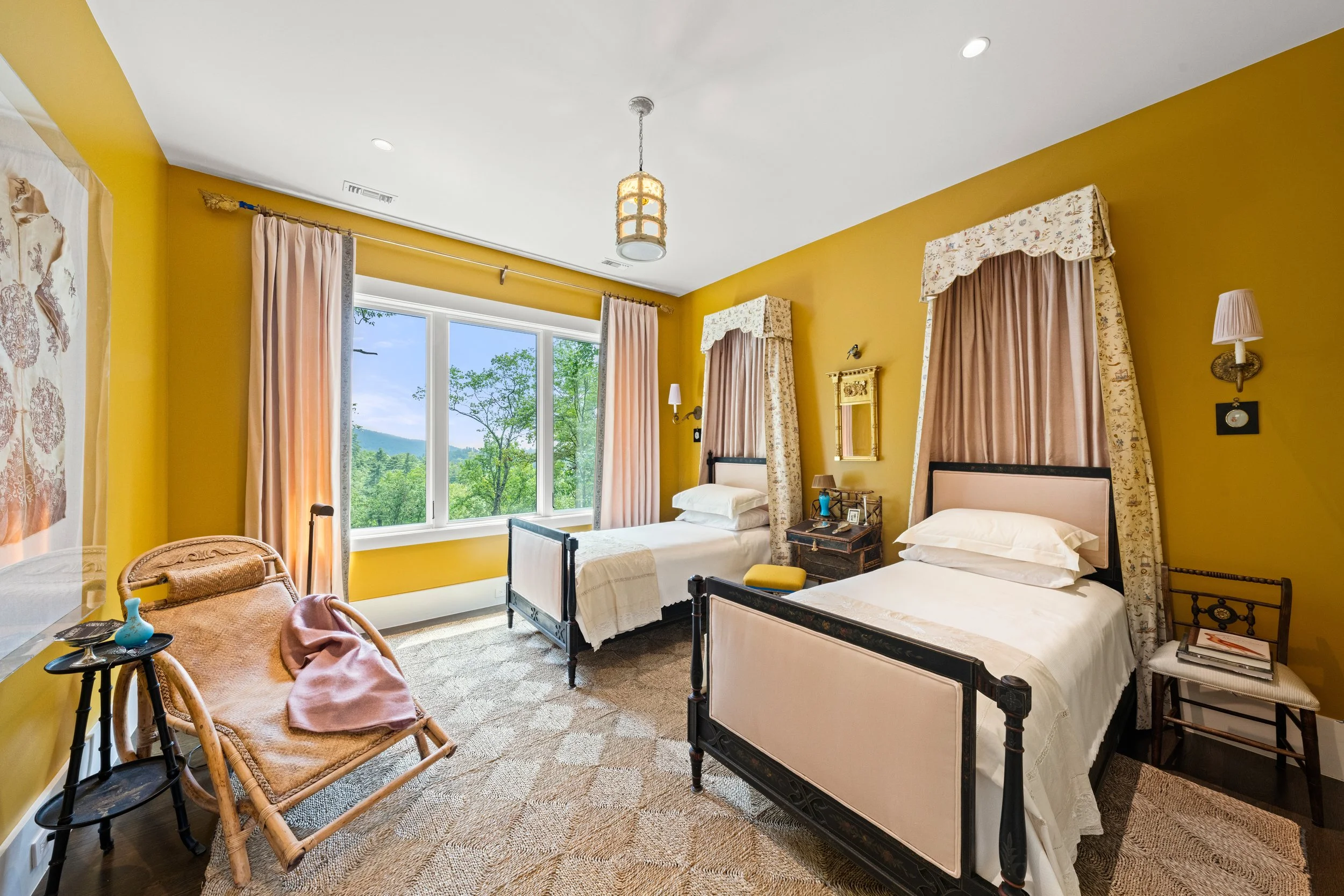 SF5_Bedroom2_1.jpeg