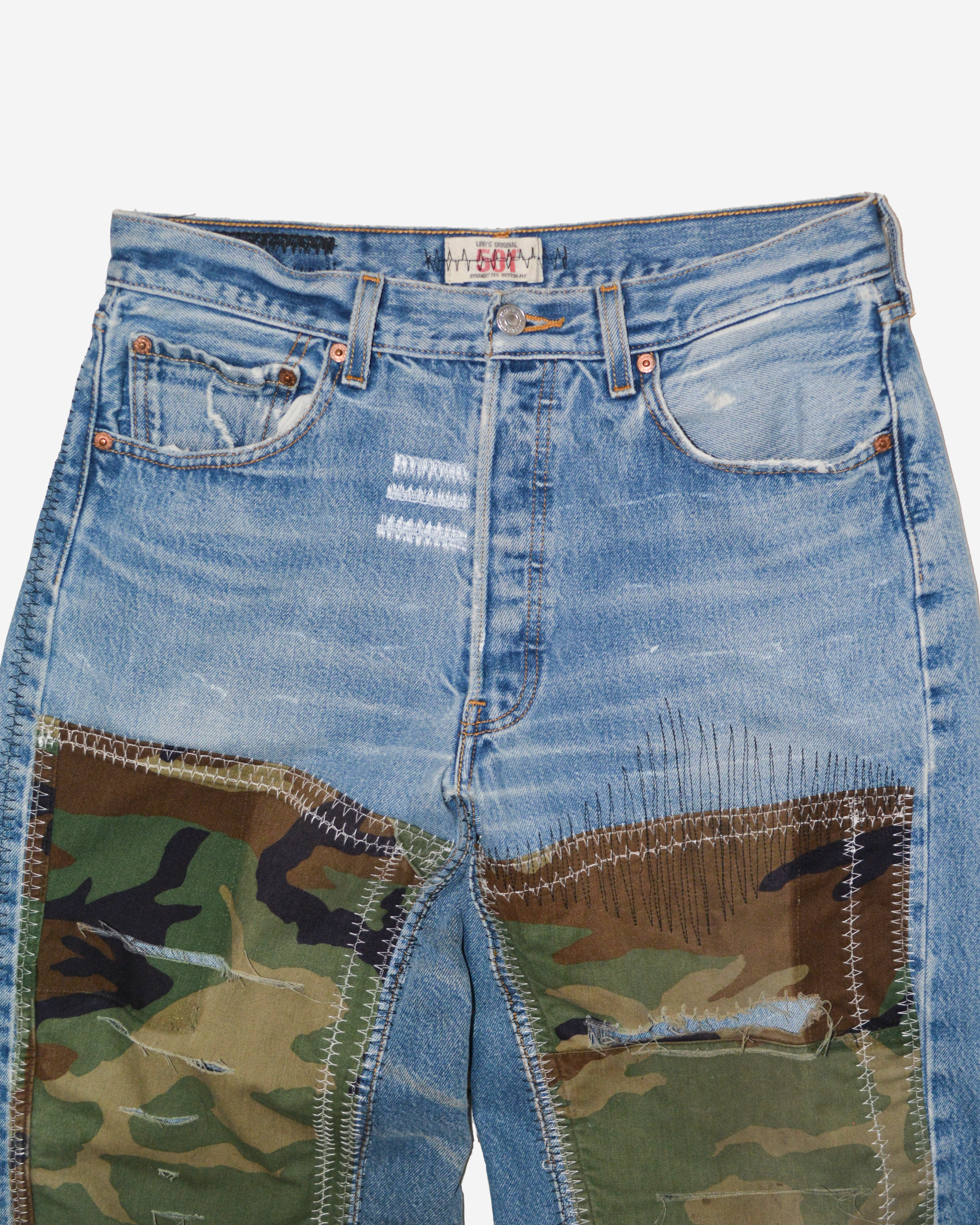 camo double knees close up front.png