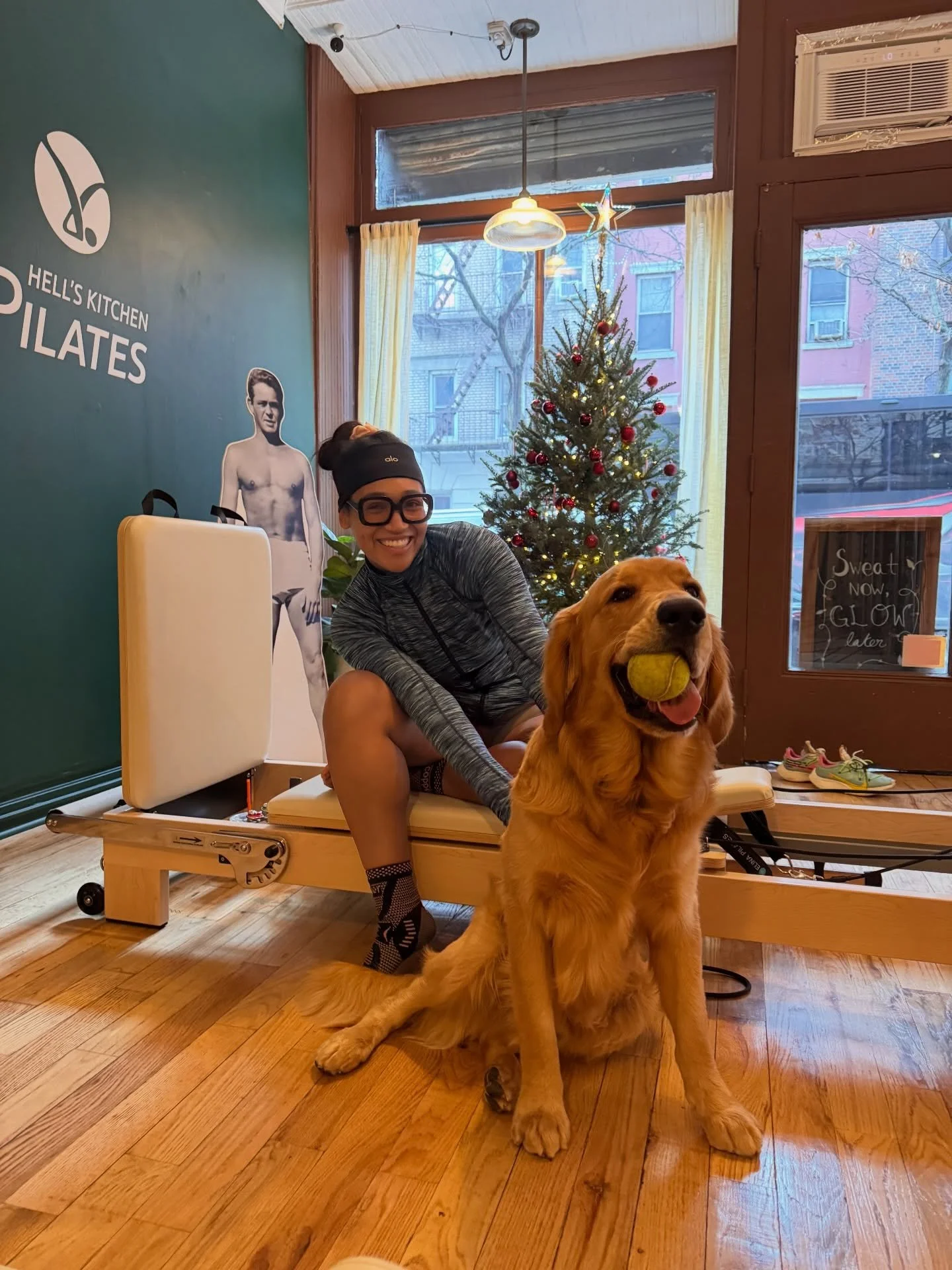 Sunday Essentials: Pilates and Puppy love. 🐾✨

#hellskitchenpilates #sundayvibes #goldenretriever #pilatesdog #nycfitness