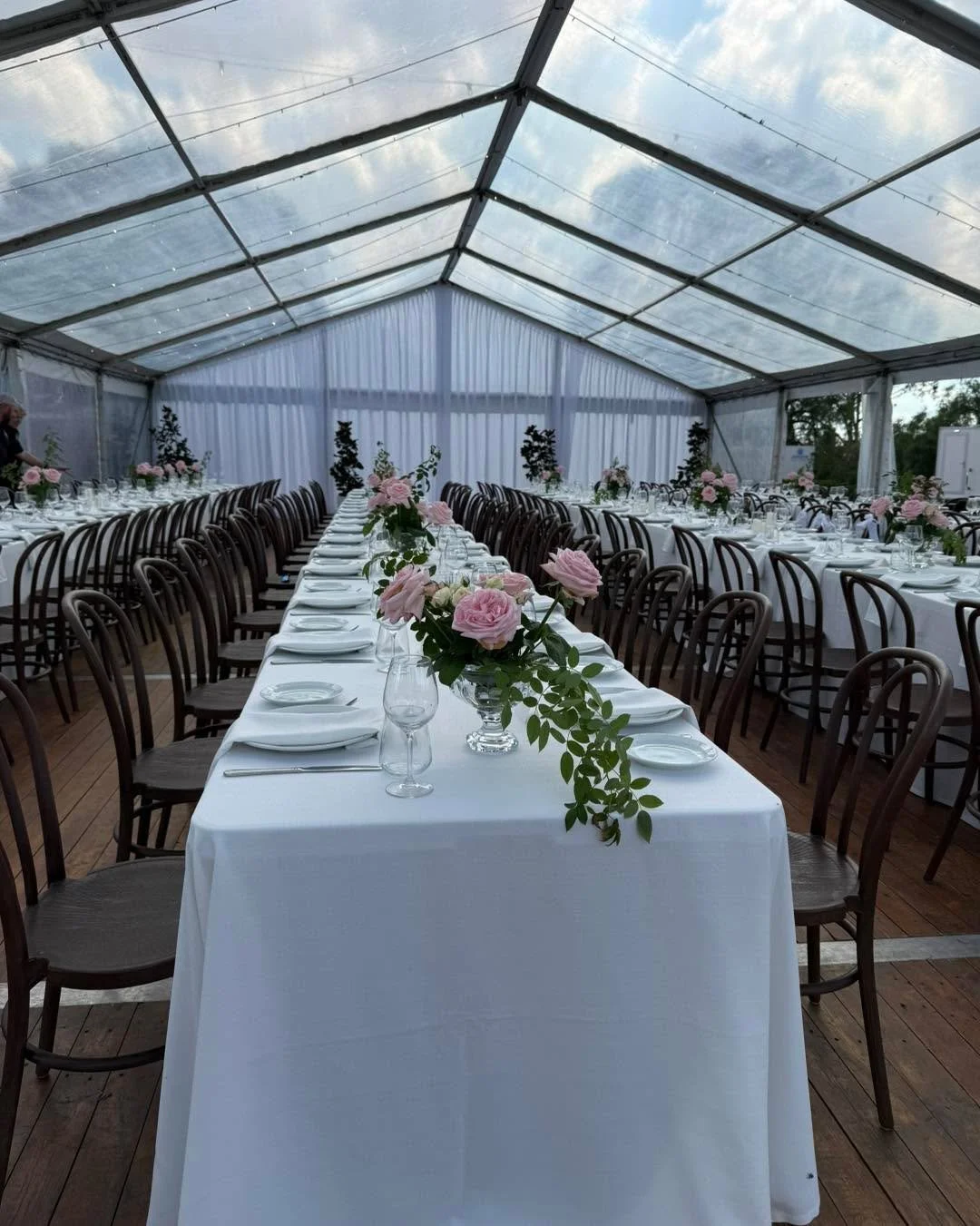 A beautiful celebration for Georgia and Sam. 
Garden vows, drinks under the trees and a night filled with love and laughter 🤍
Thankyou for choosing Rawson Park 
Event planning and styling bytwelveevents
Photographer bychrisgrundy
Florist blossfloris