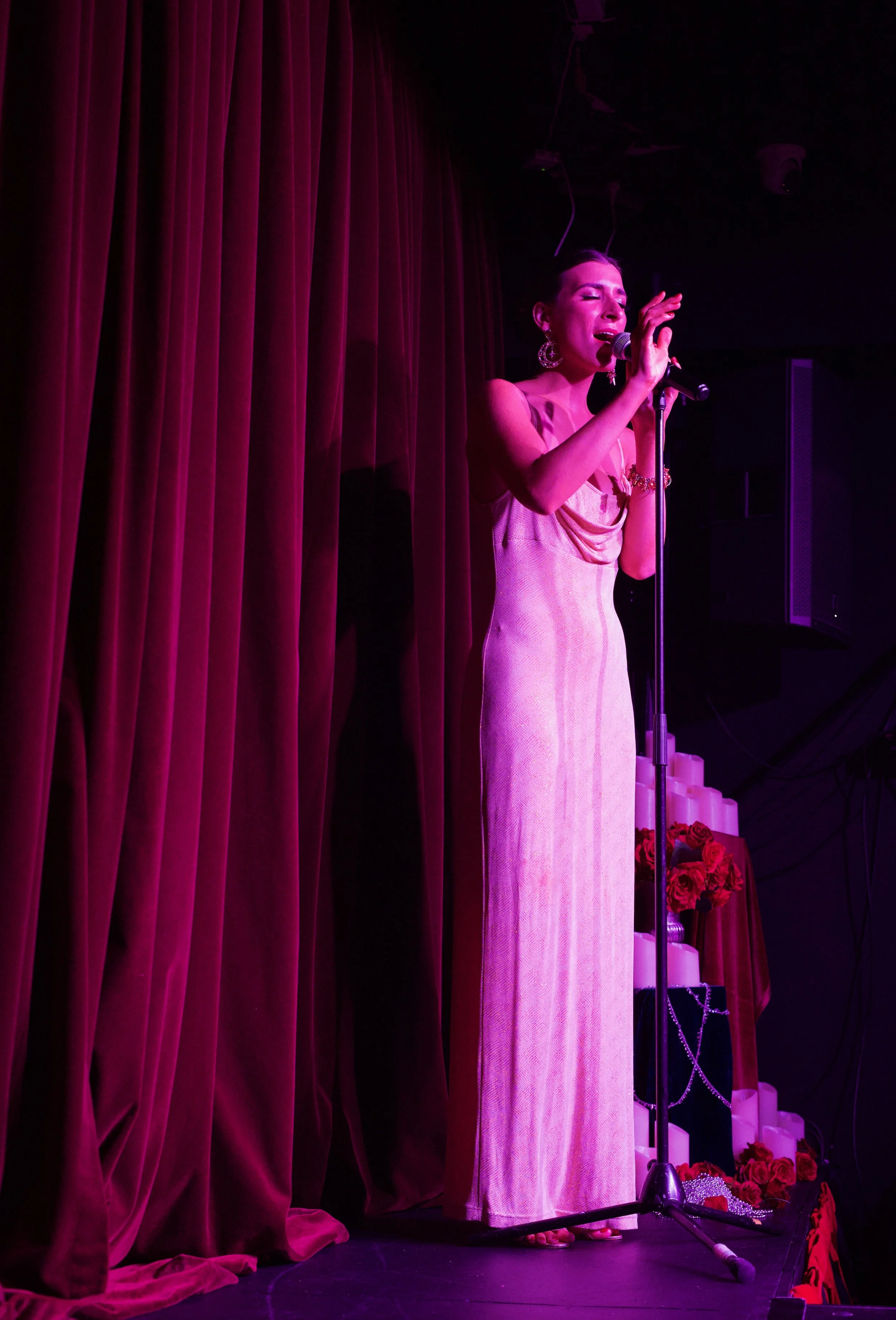 Cabaret Rouge, A Christmas Revue