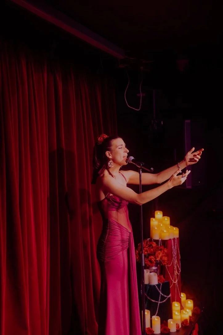 Cabaret Rouge, A Christmas Revue