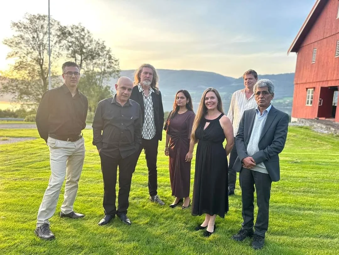 LIKEVEL SYNGER DE - LIV RUNESDATTER ENSEMBLE