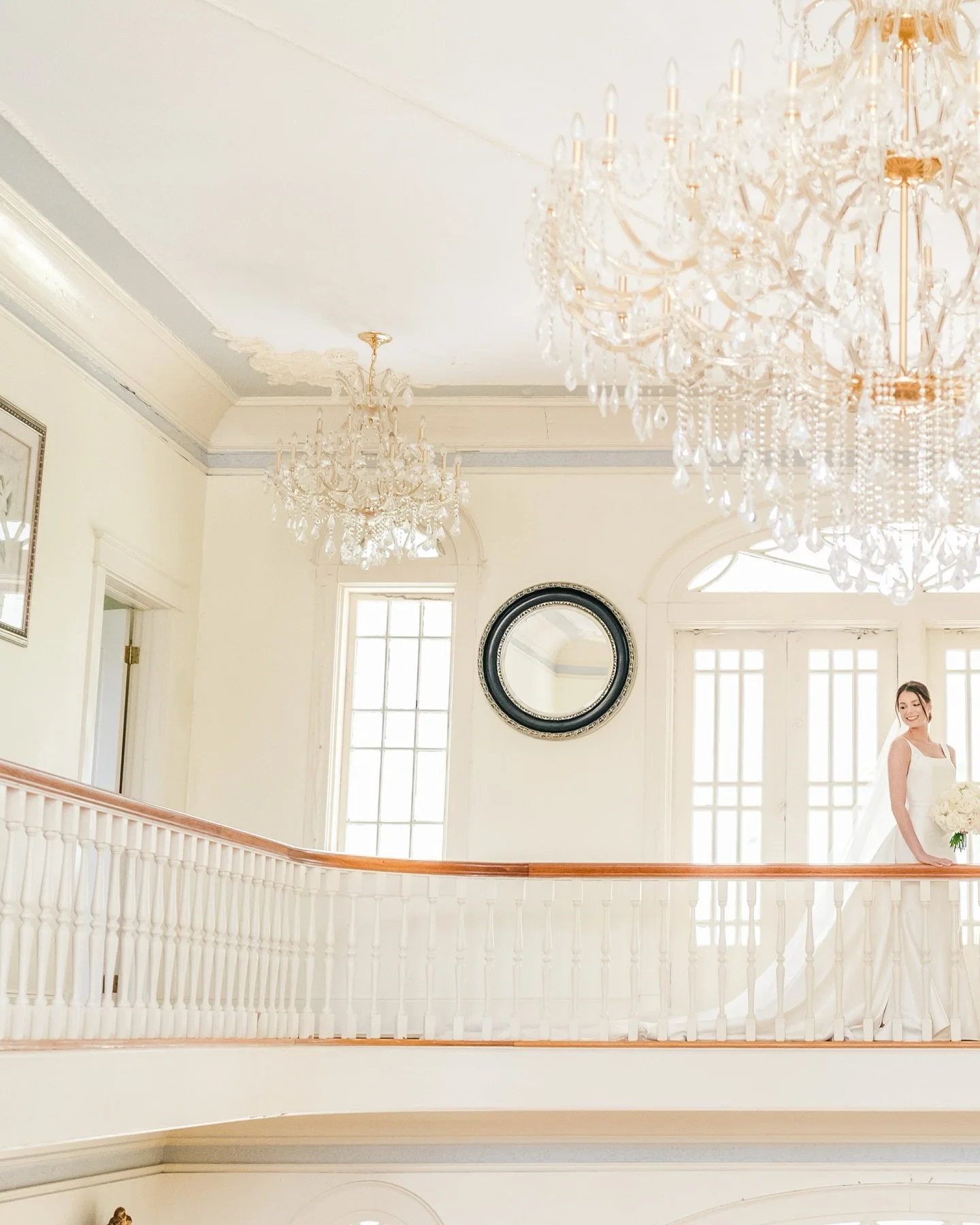 a moment for the bride&hellip;🤍🤍🤍

Lauren beautifully captured by: @haleighkphoto