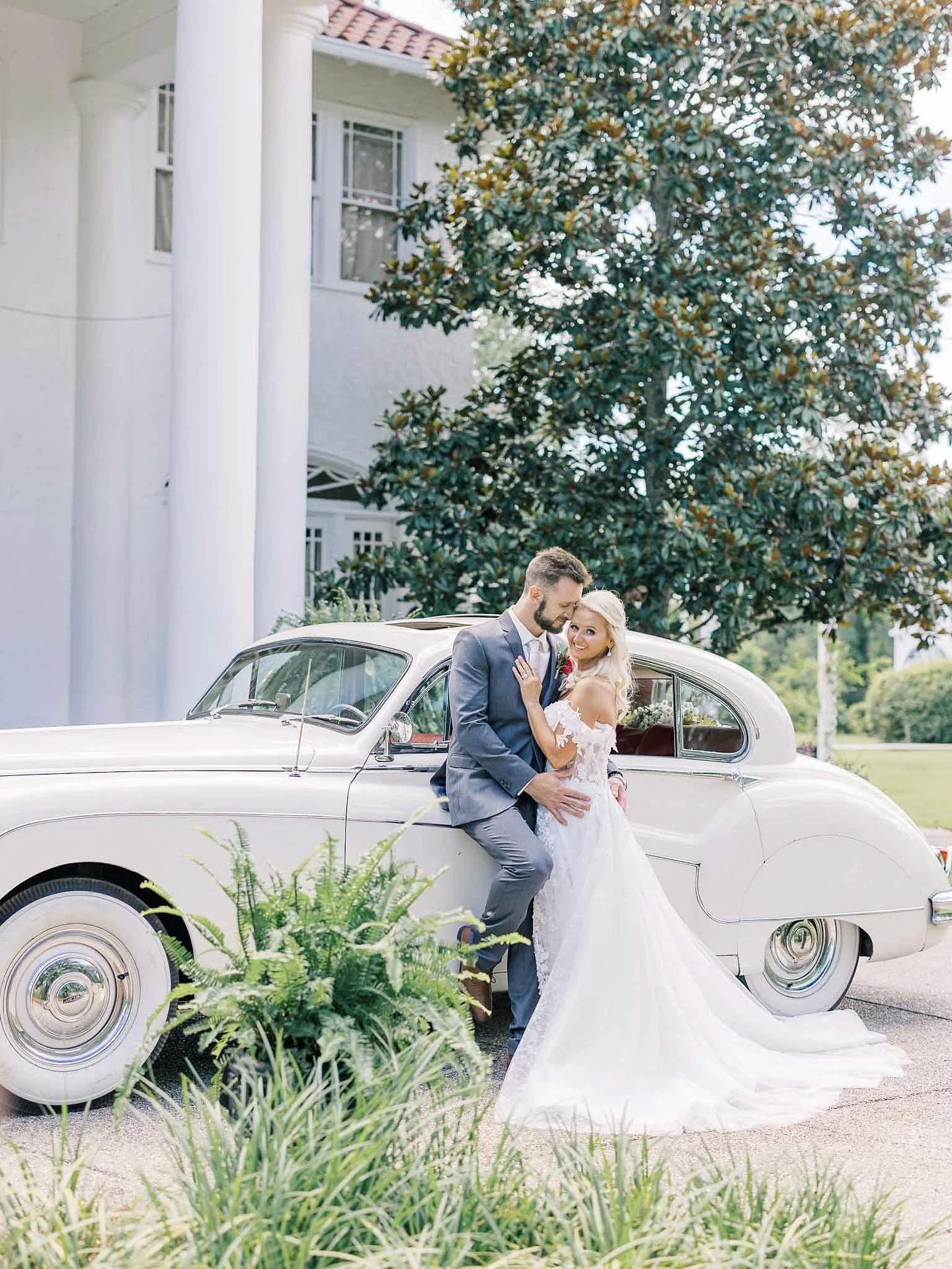 There&rsquo;s no place more timeless than Oak Crest Mansion Inn &mdash; where historic charm, sweeping grounds, and Southern elegance create the perfect setting for &ldquo;I do.&rdquo;

During Cruisin&rsquo; the Coast week, we are featuring this stun