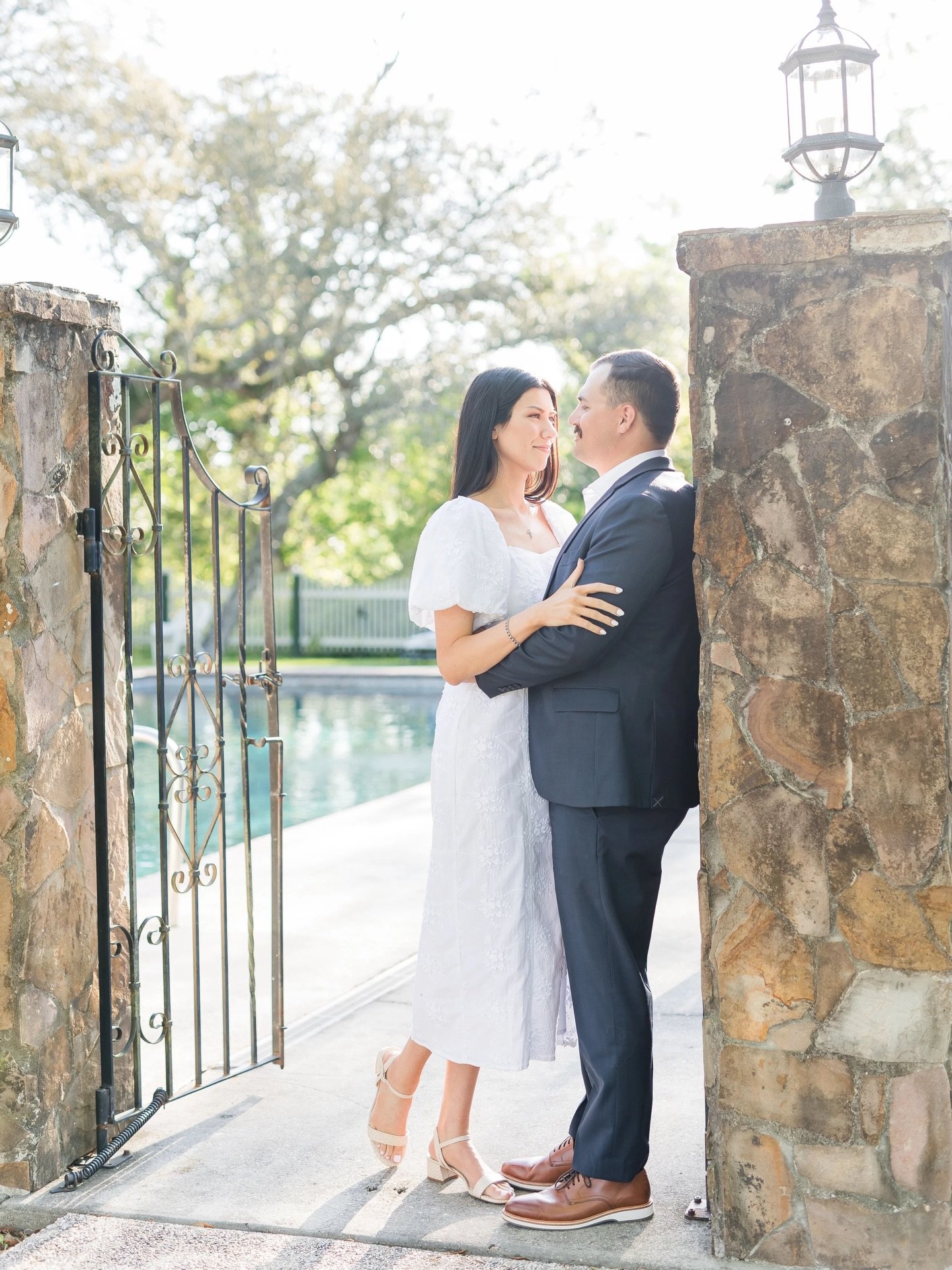 💍💍💍Recently engaged??? January and February are the perfect times to schedule a tour of Oak Crest! Get on our books today! www.oakcrestmansion.com