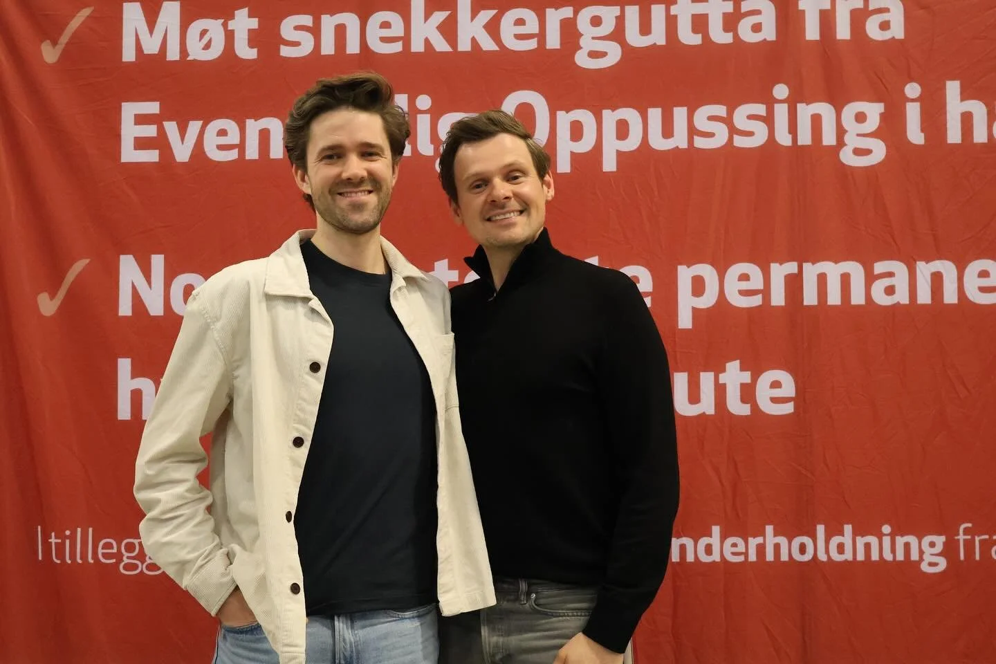 Hyggelig bes&oslash;k av @sindreogespen i g&aring;r🤩🤩De underholdte med fjellhytta prat sammen med @hyttemagasinet p&aring; scenen🤎

Foto: @aldriendaguten