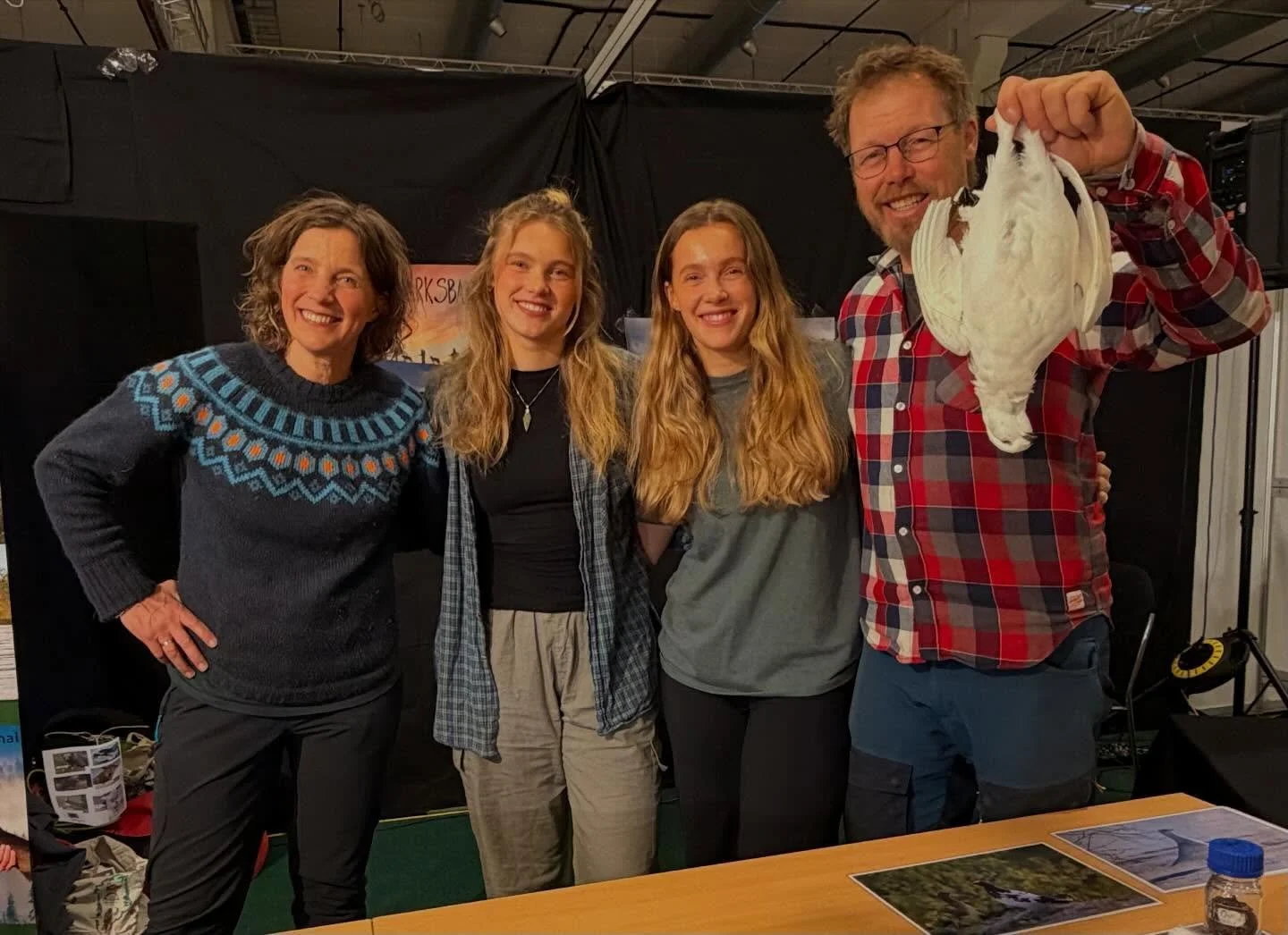 @villmarksbarna er p&aring; Hyttemessen🤩Kom innom hall 2 for morsomme aktiviteter og en hyggelig prat! 

&Aring;PNINGSTIDER
Fre-l&oslash;r: 10-18
S&oslash;n: 10-17

📍Xmeeting point, Hellerudsletta, p&aring; Skjetten i Lillestr&oslash;m kommune

#hy