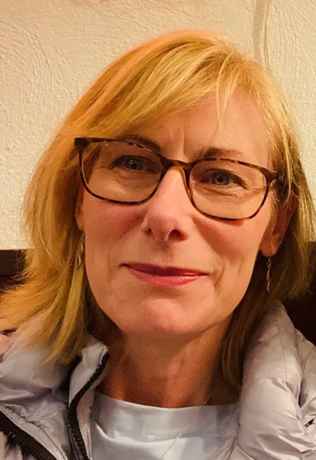 Photo of West Cork artist Sarah Elliott.