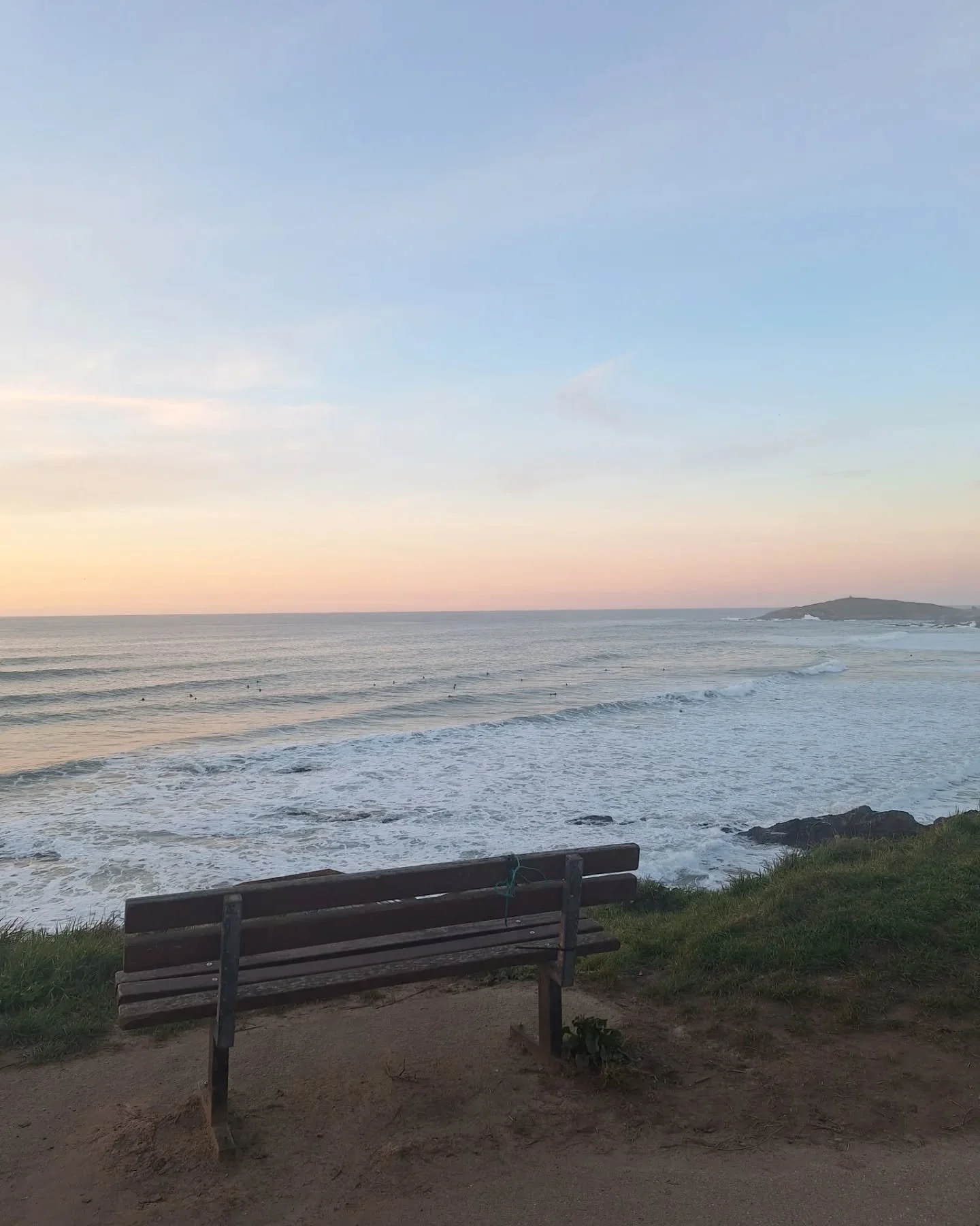 Stunning sunsets instead of Sunday scaries 🌅
〰️
Yes, it was a school night, but boy, was it worth the drive up the coast to sit under a beautiful sky before the working week started again 💻
〰️
Spring most definitely feels like it has sprung, and I'