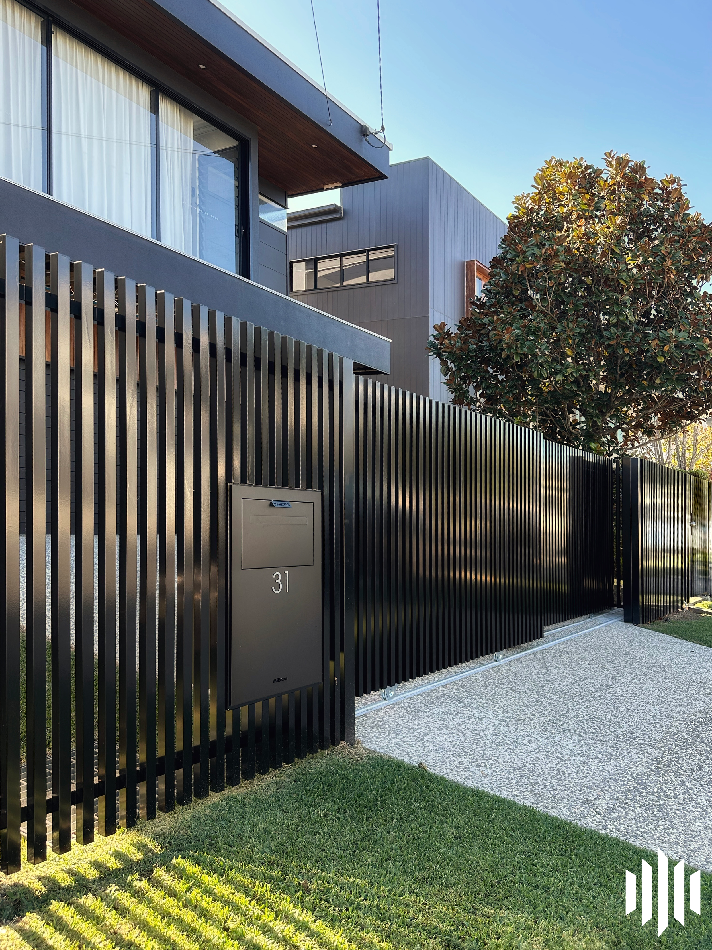 32x32 vertical batten fencing - Hawthorne - Brisbane - Black.png