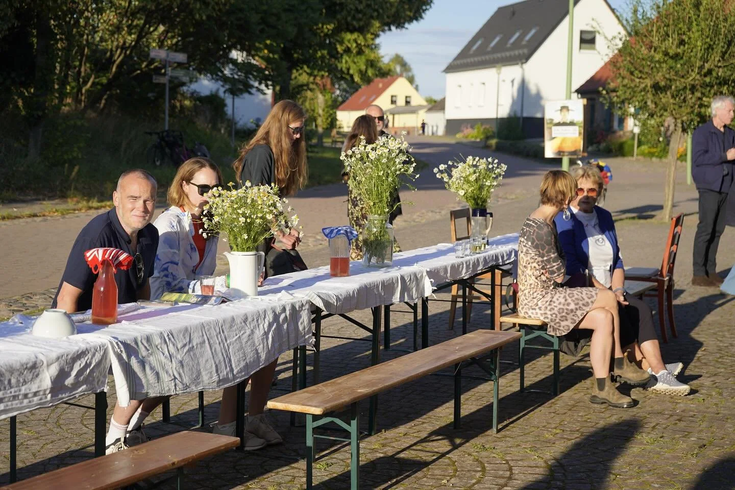 Fotografische R&uuml;ckblicke auf die Er&ouml;ffnung der Ausstellung &bull;Zirkulation der Z&auml;rtlichkeit&bull; von Krzysztof Petters.
Nochmals vielen Dank f&uuml;r Euer zahlreiches Erscheinen, das gemeinsame Essen und die Gespr&auml;che am 30. Au