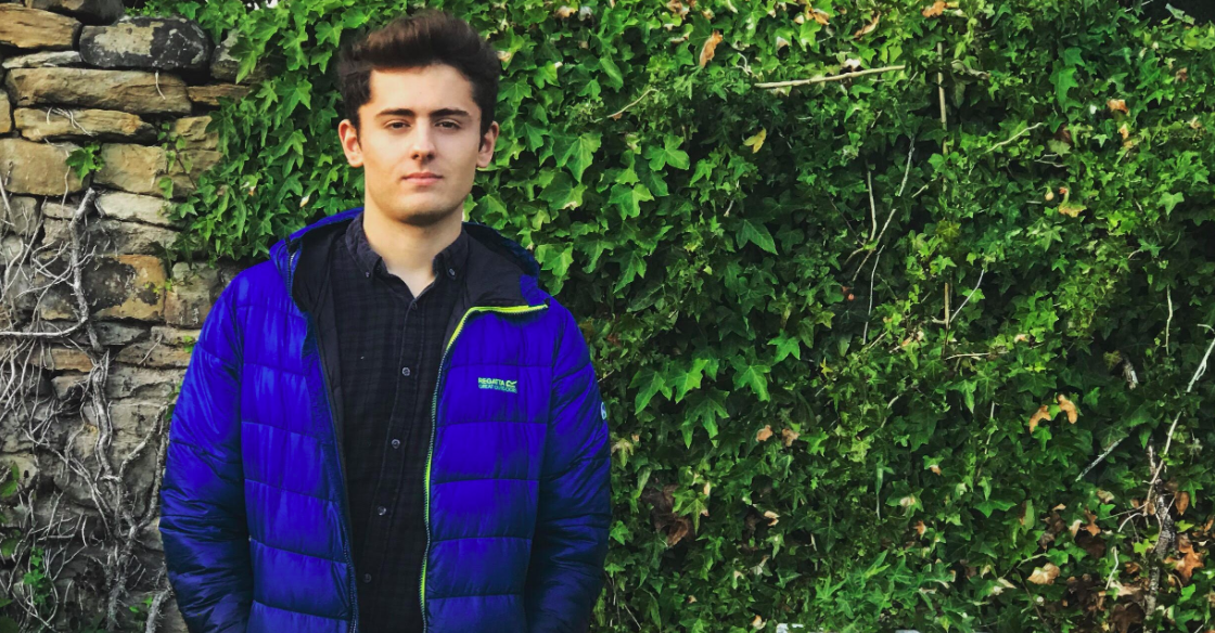 Grad signs up 1,000 students to mentor disadvantaged kids applying to uni