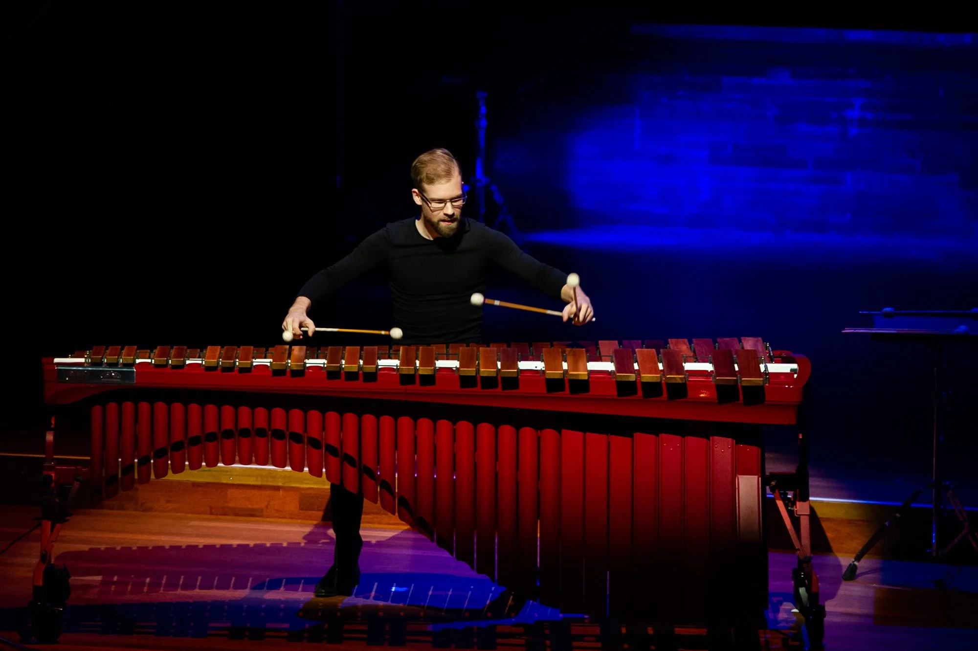 Kai Strobel playing marimba during the final of the Tromp Percussion Eindhoven 2018 competition