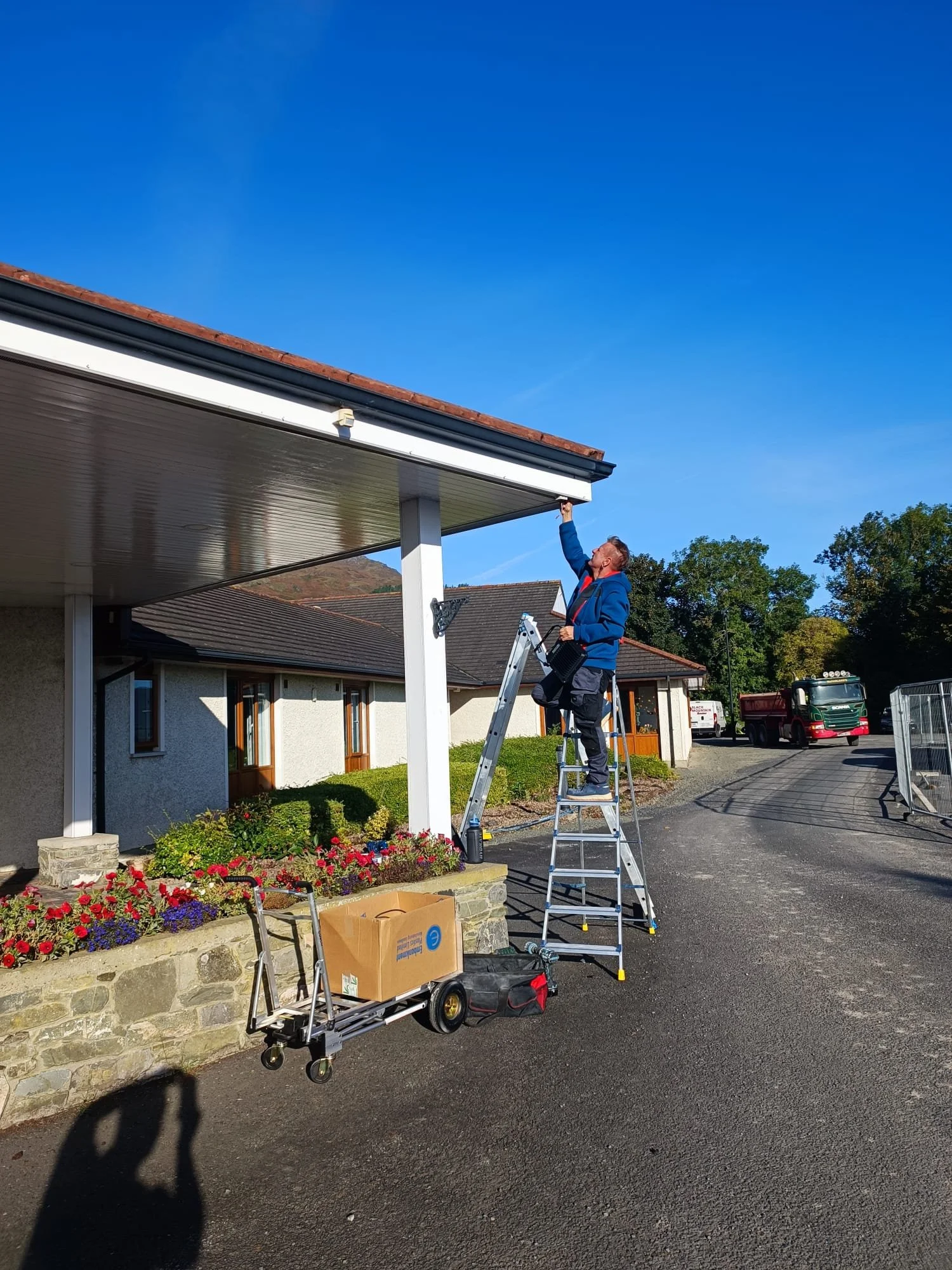 WhatsApp Image 2025-12-10 at 14.39.49_c8c6ce0e.jpg