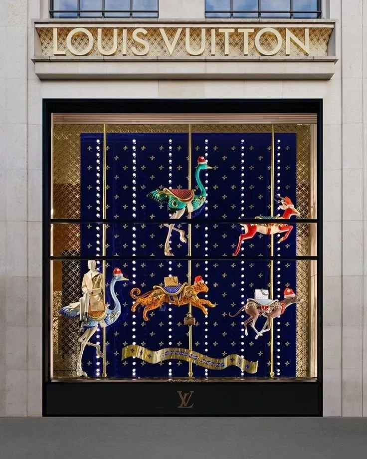 Holiday shop window with a single clear focal point and hero product