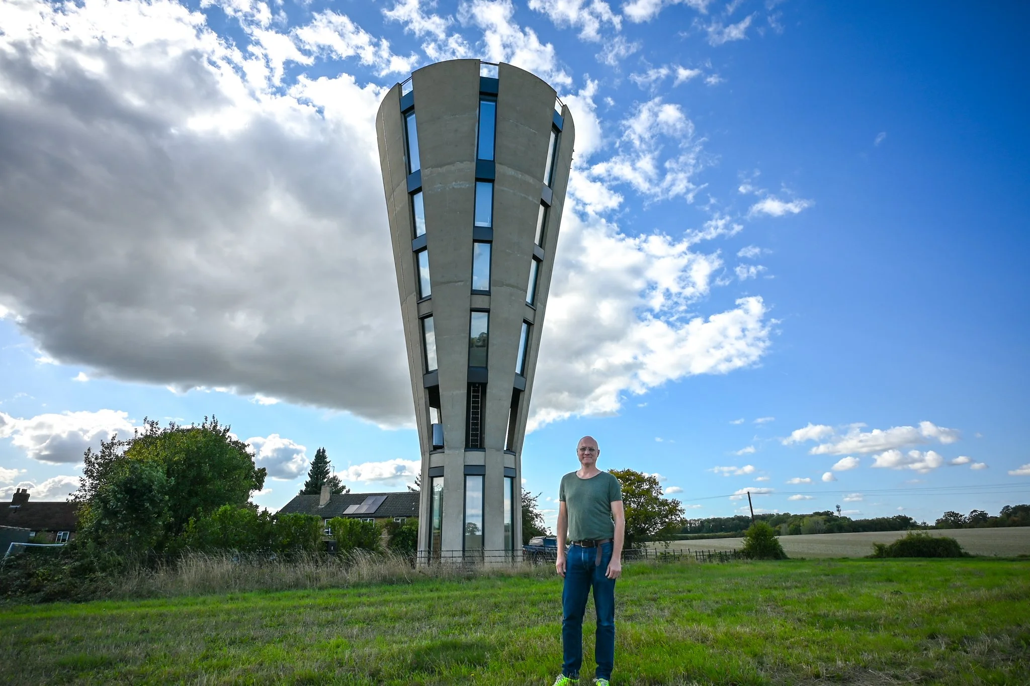 Tonwell Tower: A Conversion of a 1960s Brutalist Water Tower into a Family Home in Hertfordshire.
