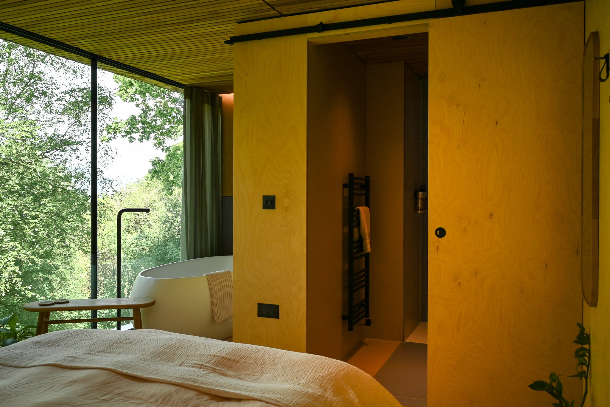 Looking Glass Lodge Bathroom View with Freestanding Bath