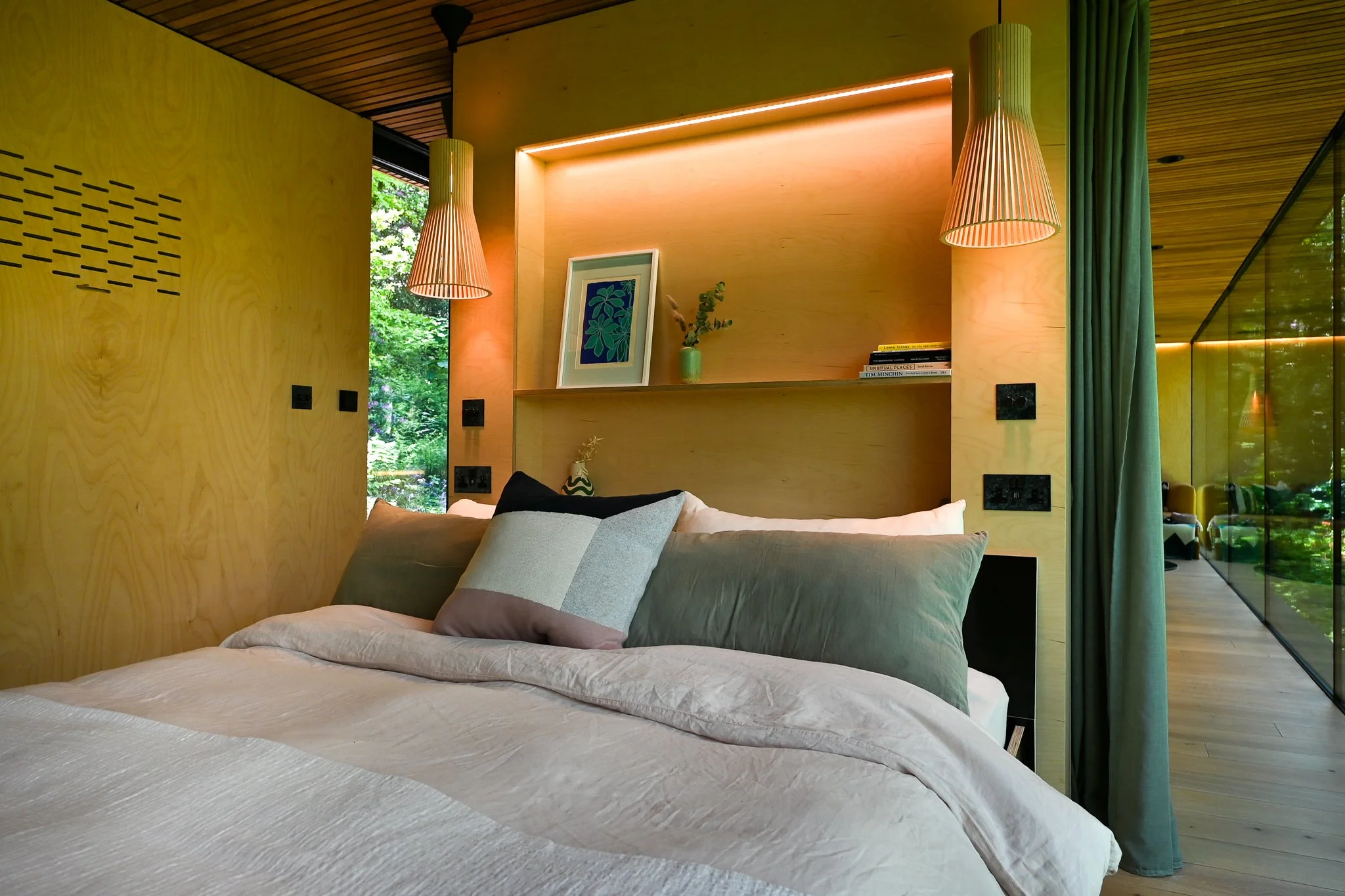 Looking Glass Lodge Principle Bedroom