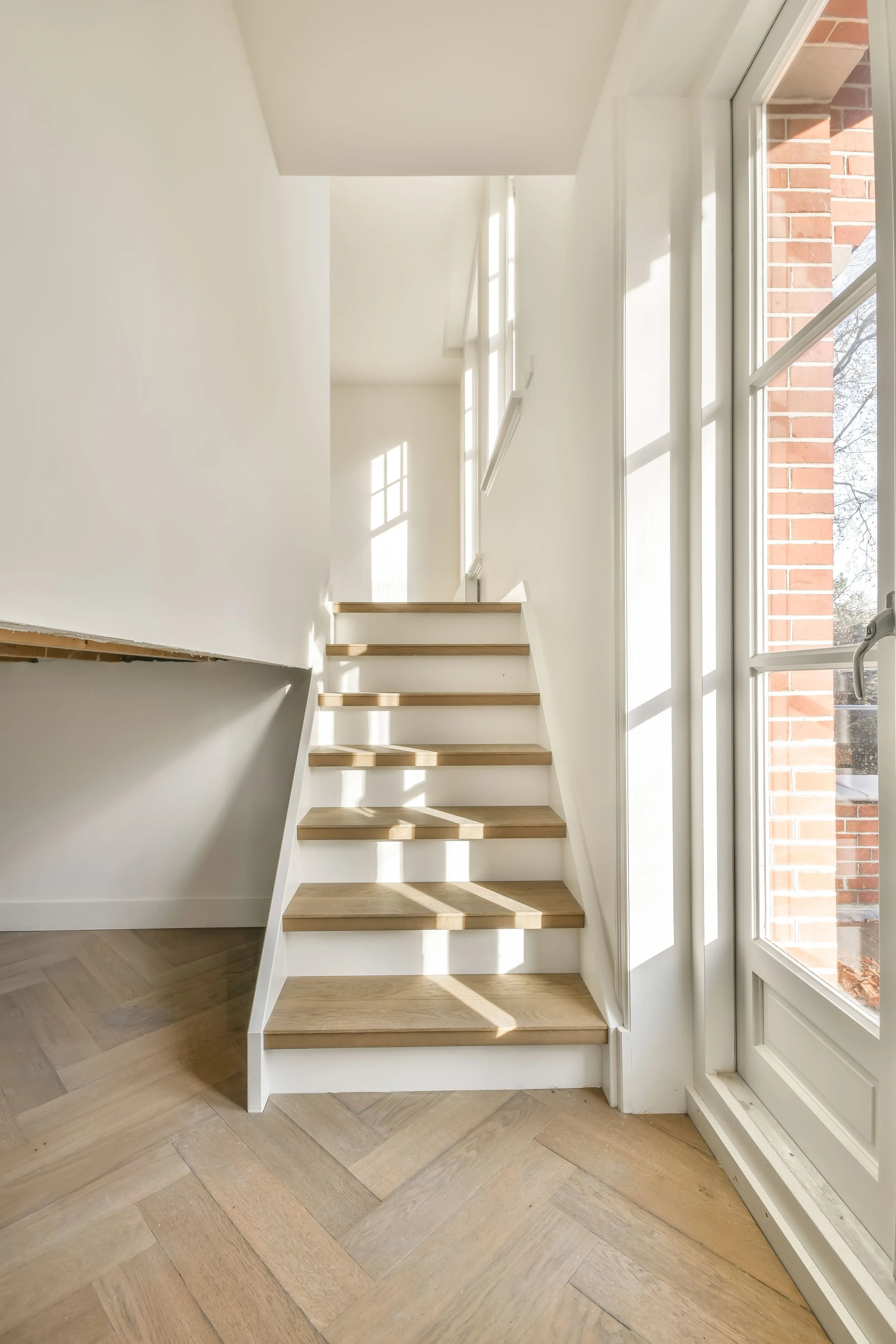 white-stairs-with-wooden-steps (1).jpg