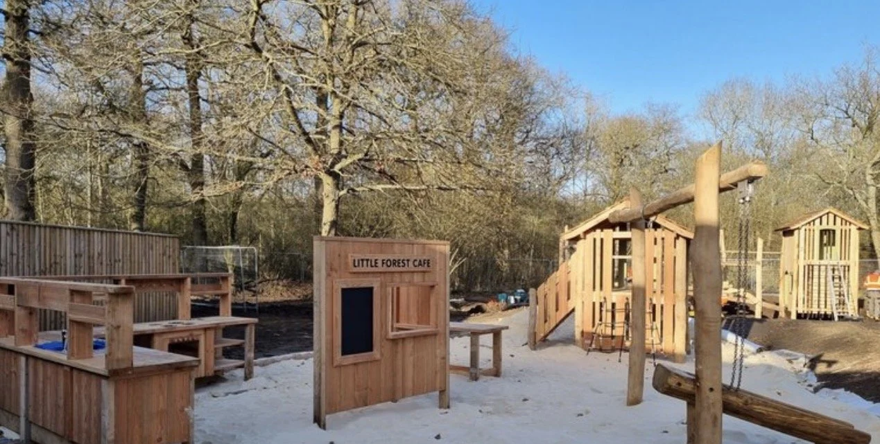 Creating a beautiful and practical children's outdoor play area