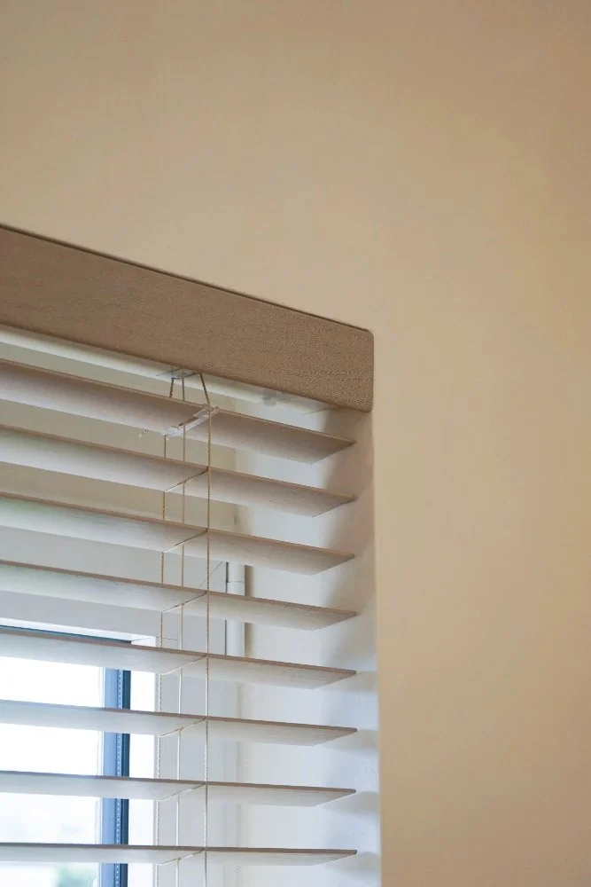 Houten lamellen in badkamer