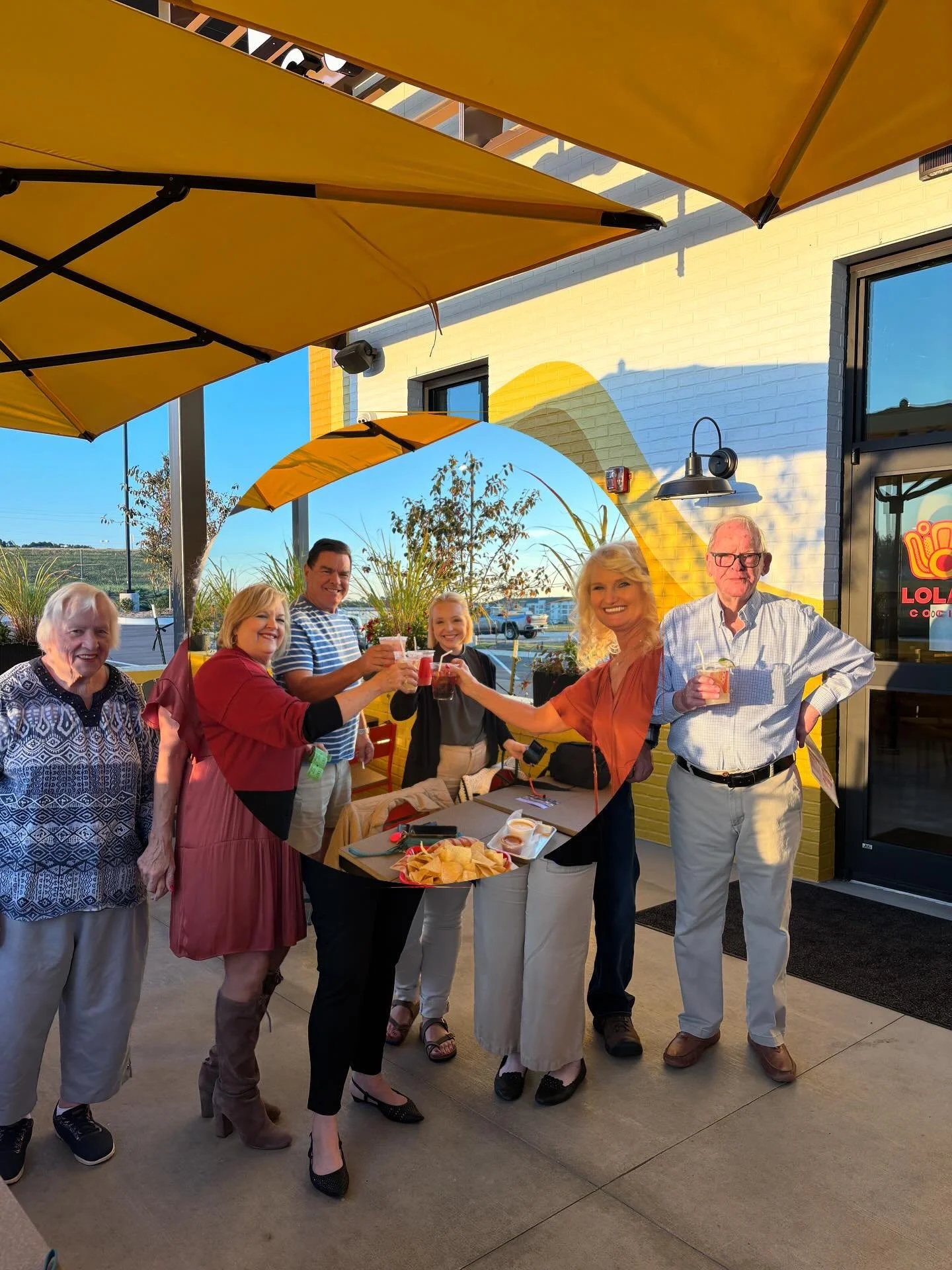 Our neighbors joined us for happy hour yesterday 🥳 thanks for the memories @thevillasatnaturewalk residents ❤️ Walk on over anytime you want some tacos! #lolascocinaTM #partyatlolas #happyhour #thirstythursday