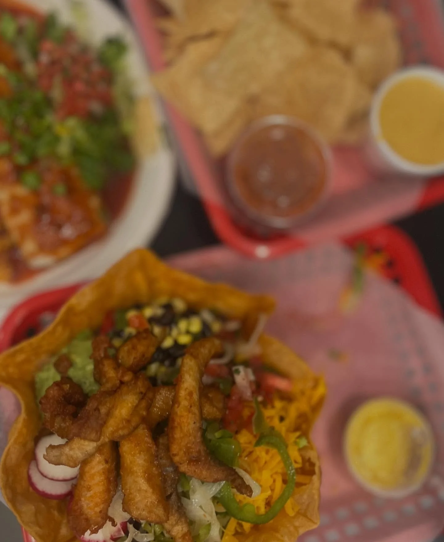 Switch up your order with fried tilapia on our flavorful Power Bowl! Order a side of queso for your shell dippin&rsquo; 🤤 #lunchtime #lolascocinaJV #lolascocinaTM