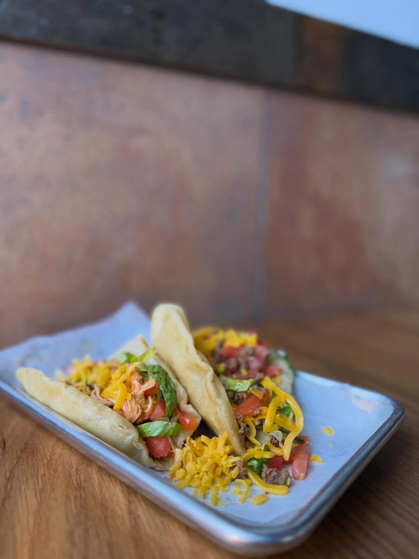 Weekend vibes ⚡️#puffytaco #maragitatime CHEERS TO THE WEEKEND 🍹#partyatlolas #lolascocinaTM #lolascocinaJV