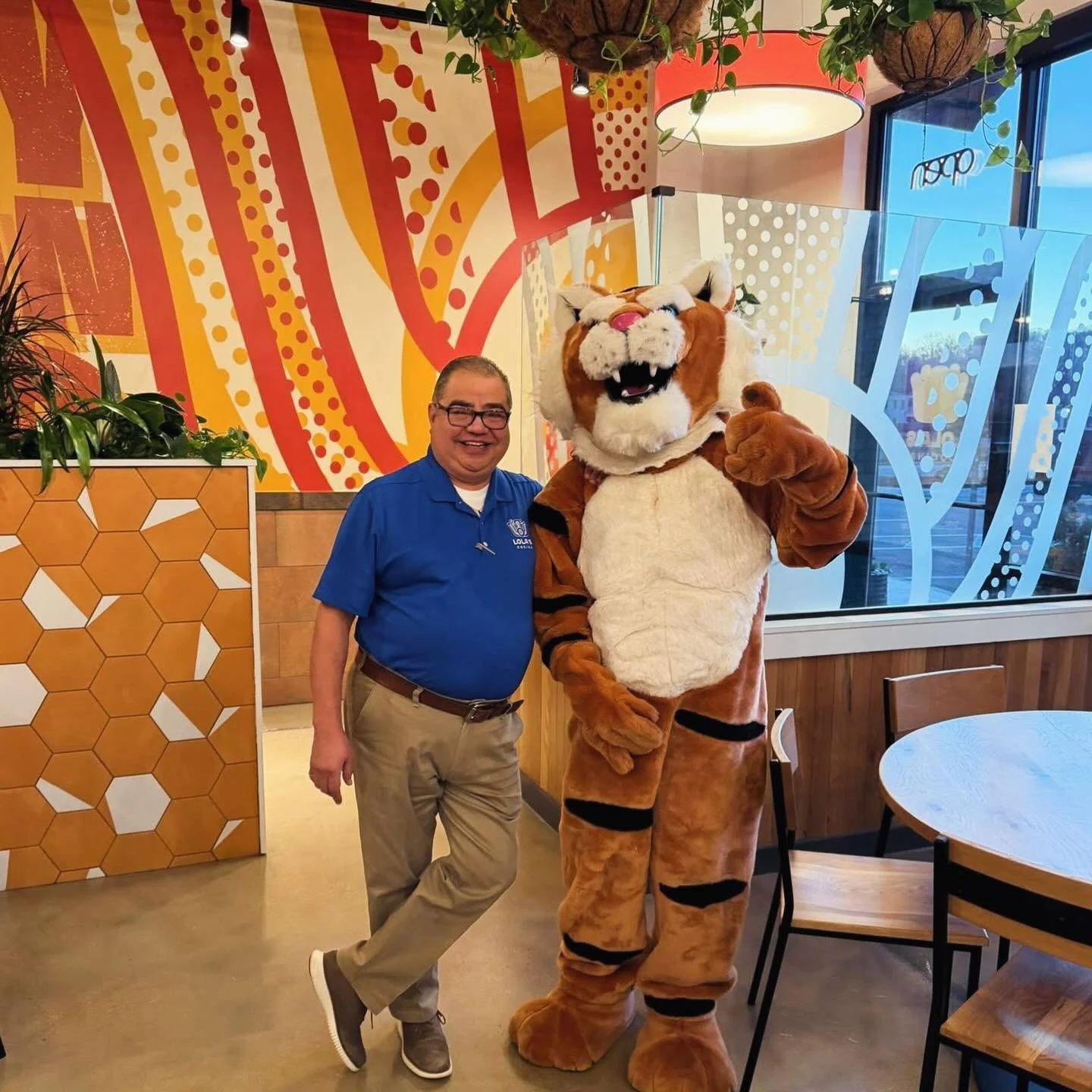 We love giving back! 🤑Schedule your DINE TO DONATE today 🥳 #givingback #charity #dinetodonate #partyatlolas Inquiries can be emailed to marketing@eatlolascocina.com