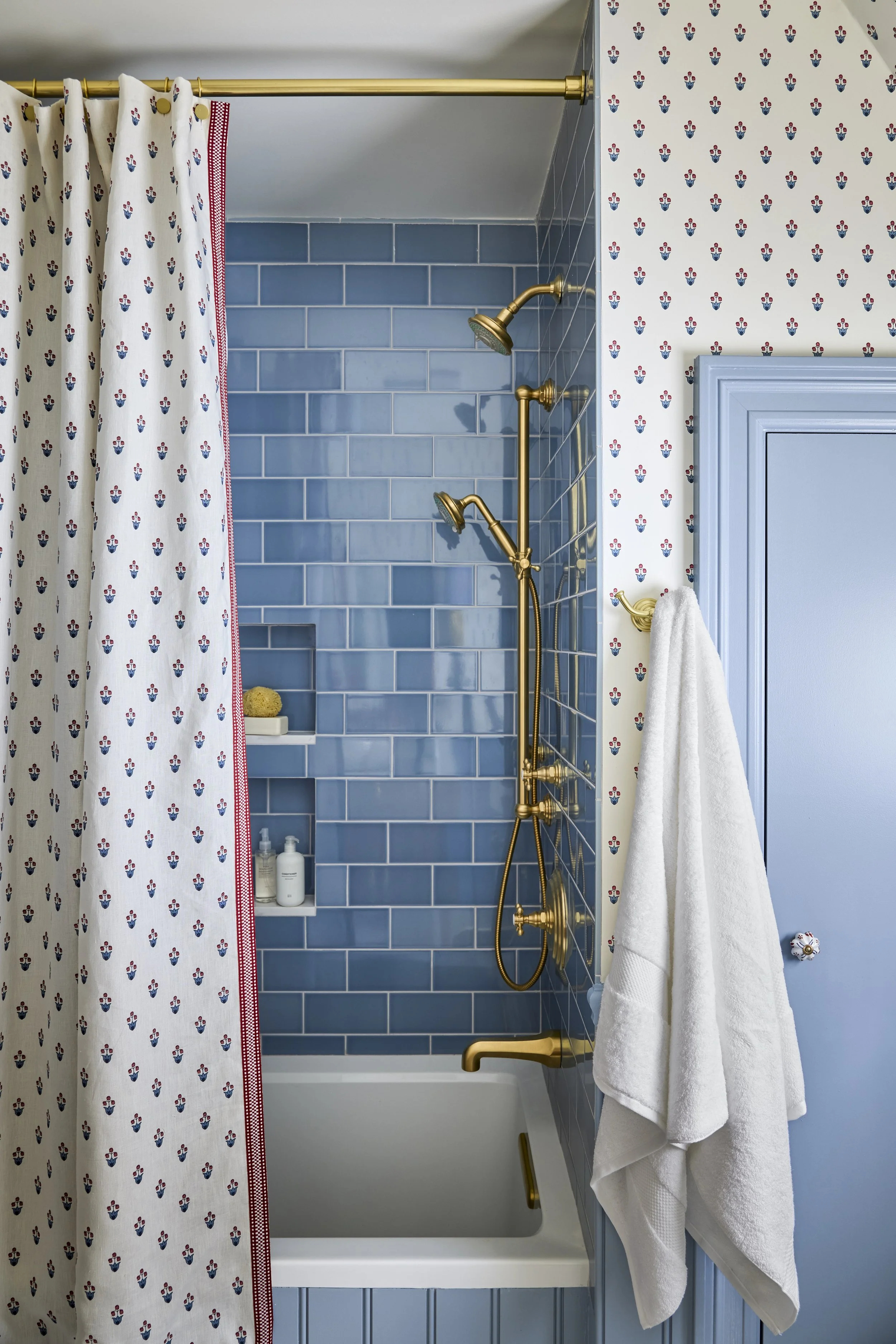 003_shower_051.jpg