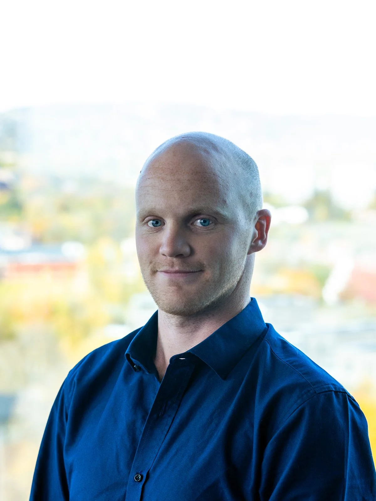 Jakob Holmen Johansen - daglig leder i Holmen Consulting, ekspert på forretningsutvikling, vekststrategi og rådgivning for små og mellomstore bedrifter i Norge.