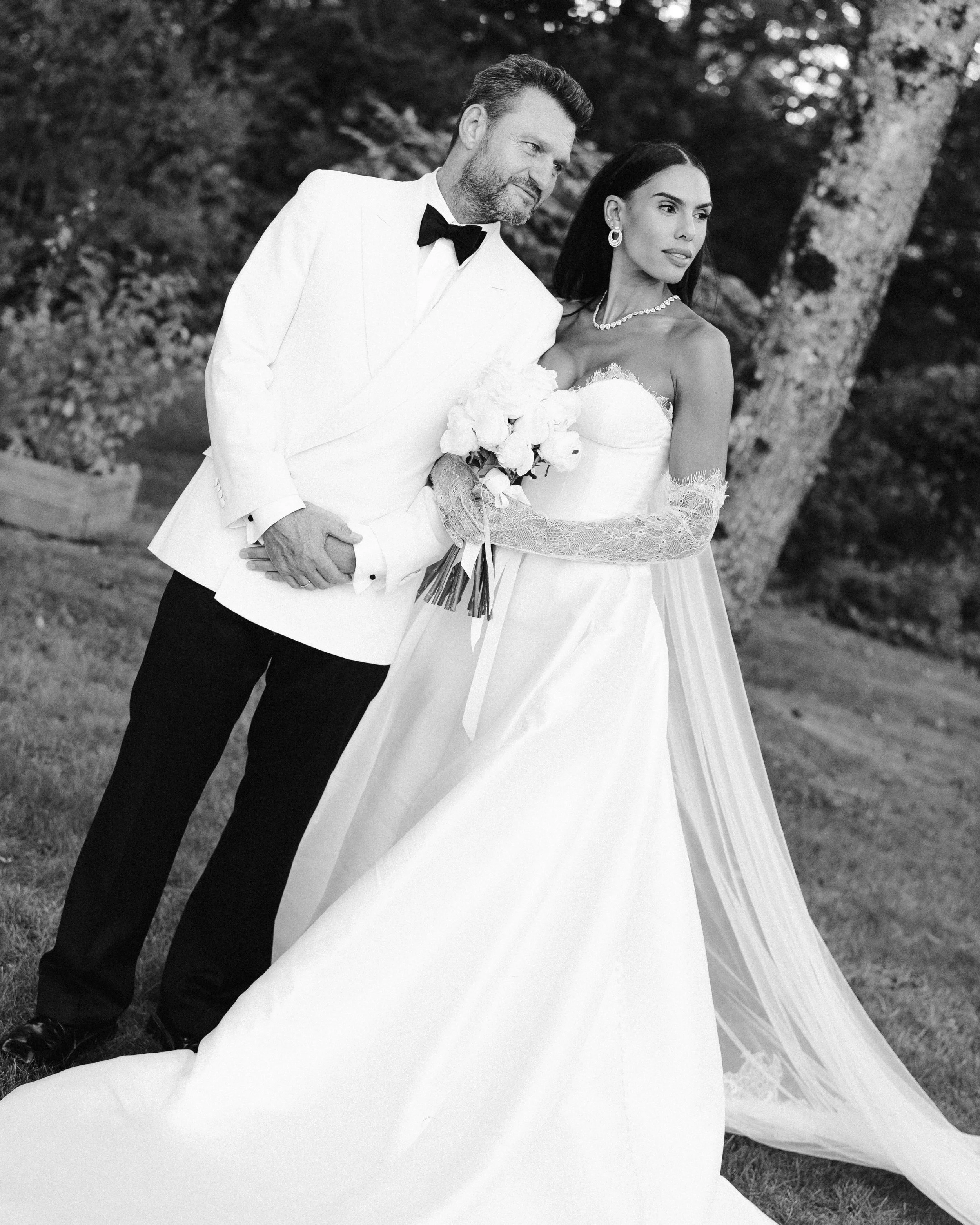 Bride and groom at Chateau de Vignee