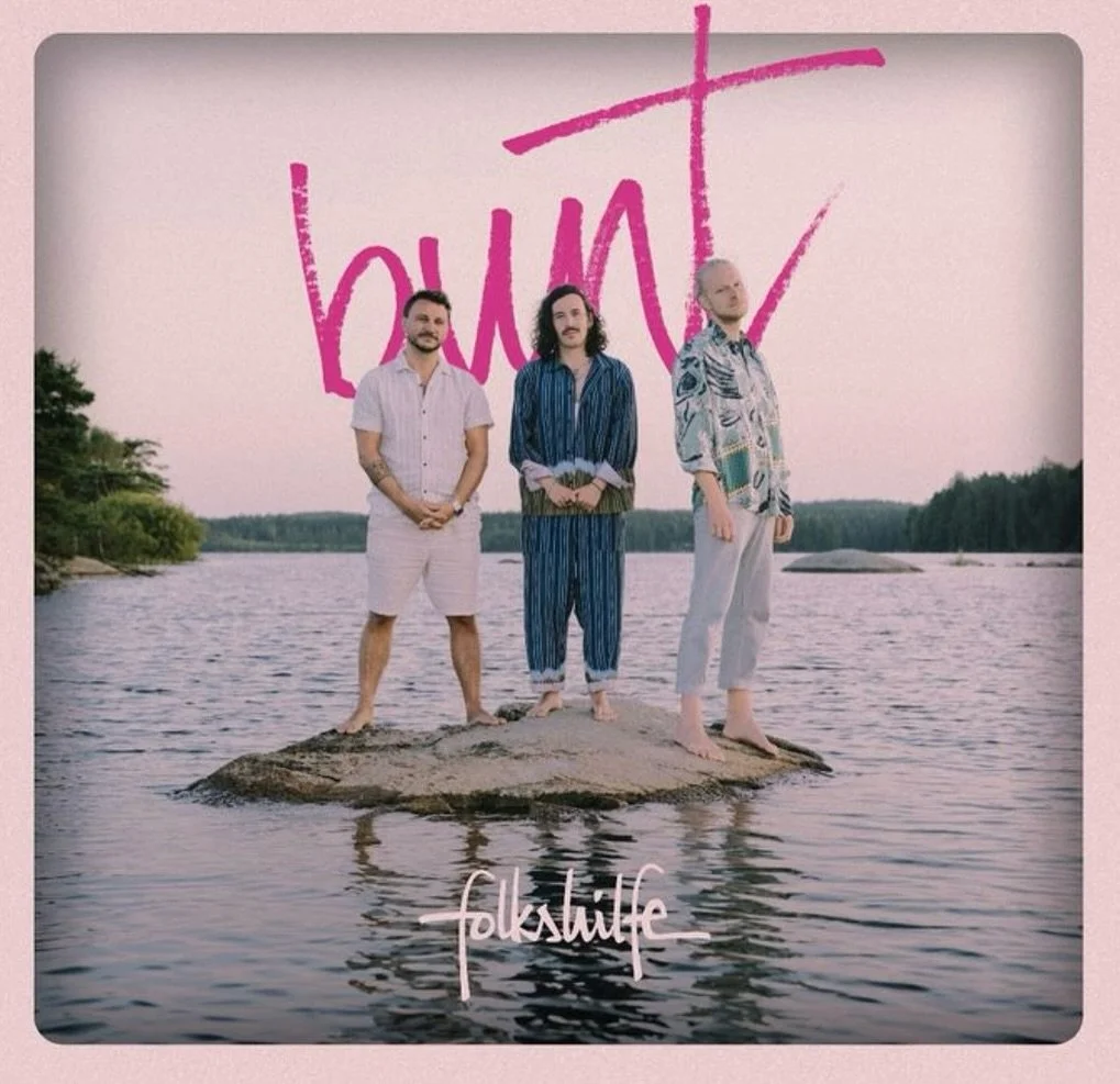 happy happy release day @fohiofficial und @officialavec ! Ich hatte die gro&szlig;e Ehre f&uuml;r das neue folkshilfe Album den Song &bdquo;Home / Dahoam&ldquo; zu produzieren und mitzuschreiben 🙌 es woa a gaudi

➖written by @fohiofficial @officiala