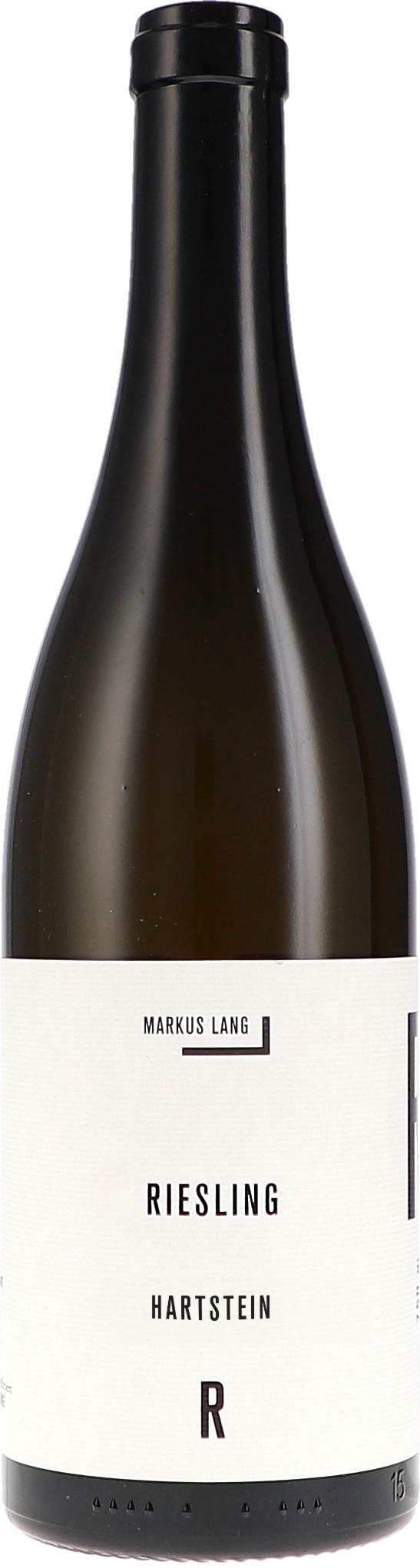 Schwarze Weinflasche mit weißem Etikett, das den Namen Markus Lang, Riesling, Hartstein und das R-Logo enthält.