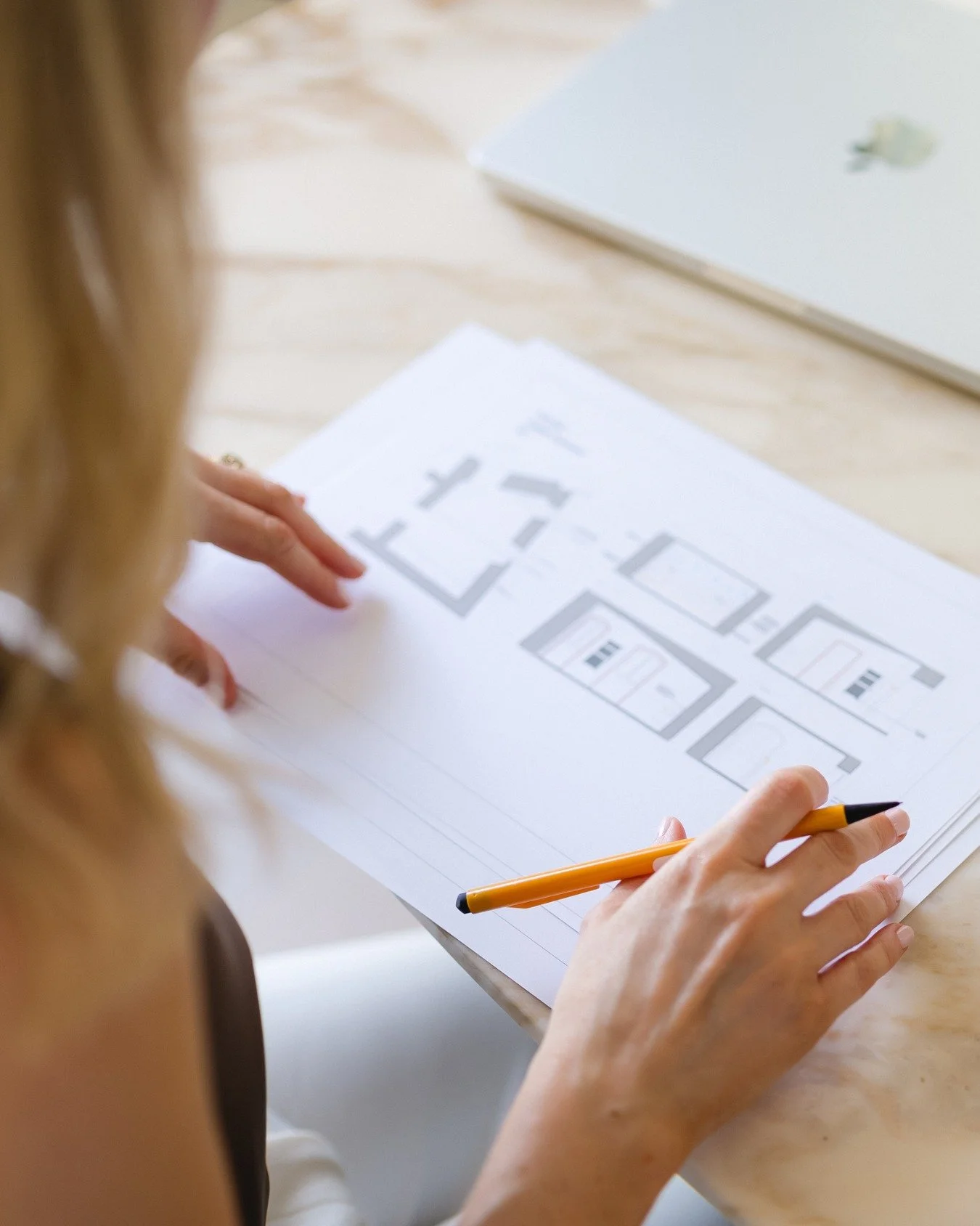 From sketches to site: a glimpse into my process. Collaboration at every step, decisions made with longevity in mind. Hope you all have a great week!

#SophiaRichardsonInteriors #DesignProcess #SiteVisit #Moodboards #ArchitecturalInteriors #Considere