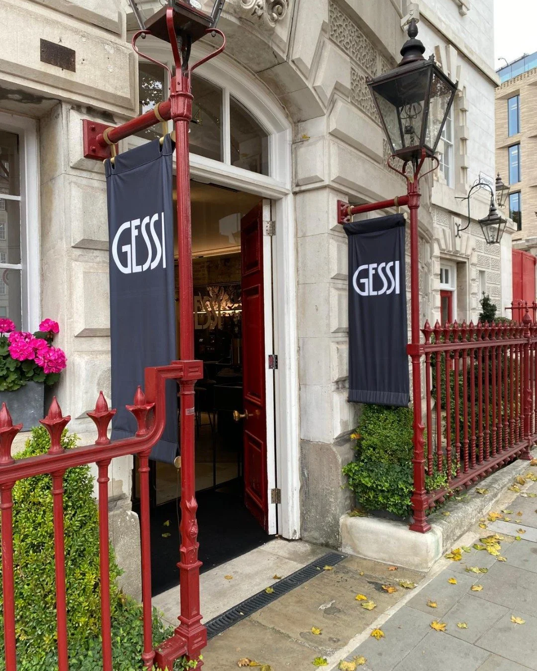 A visit to the @gessi_official showroom in Clerkenwell for a final look at the sanitaryware before we place the Tuscany order.

Gessi is renowned for its elegant Italian design and precision craftsmanship - combining innovation with an incredible att