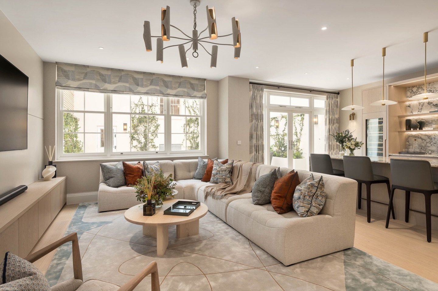 I know it&rsquo;s only February, but I&rsquo;m ready for Spring and all that comes with it 🌸

This open plan Media Room that I designed on Wilton Crescent is a lovely room to sit in and enjoy the lighter evenings. I love the combination of the light