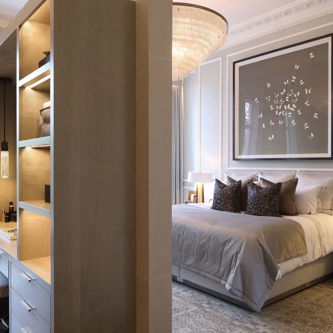 Room dividers can be a great solution to zoning different areas within a space. This bedroom already had generous proportions and abundant natural light to begin with but the client specifically wanted a wall in the middle of the room which we worrie