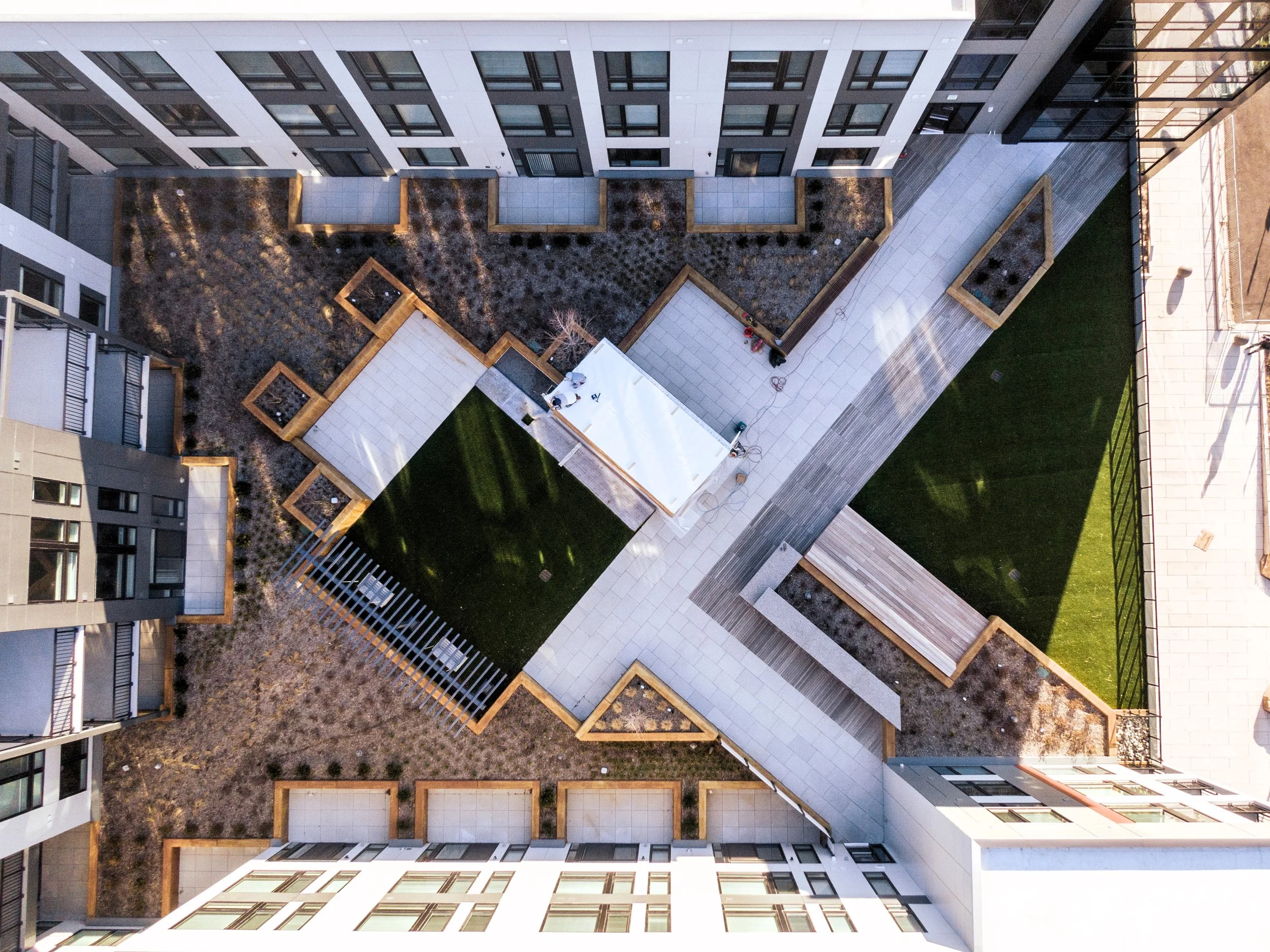 Elevate Your Space: The Benefits of Roof Terraces in Modern Architecture