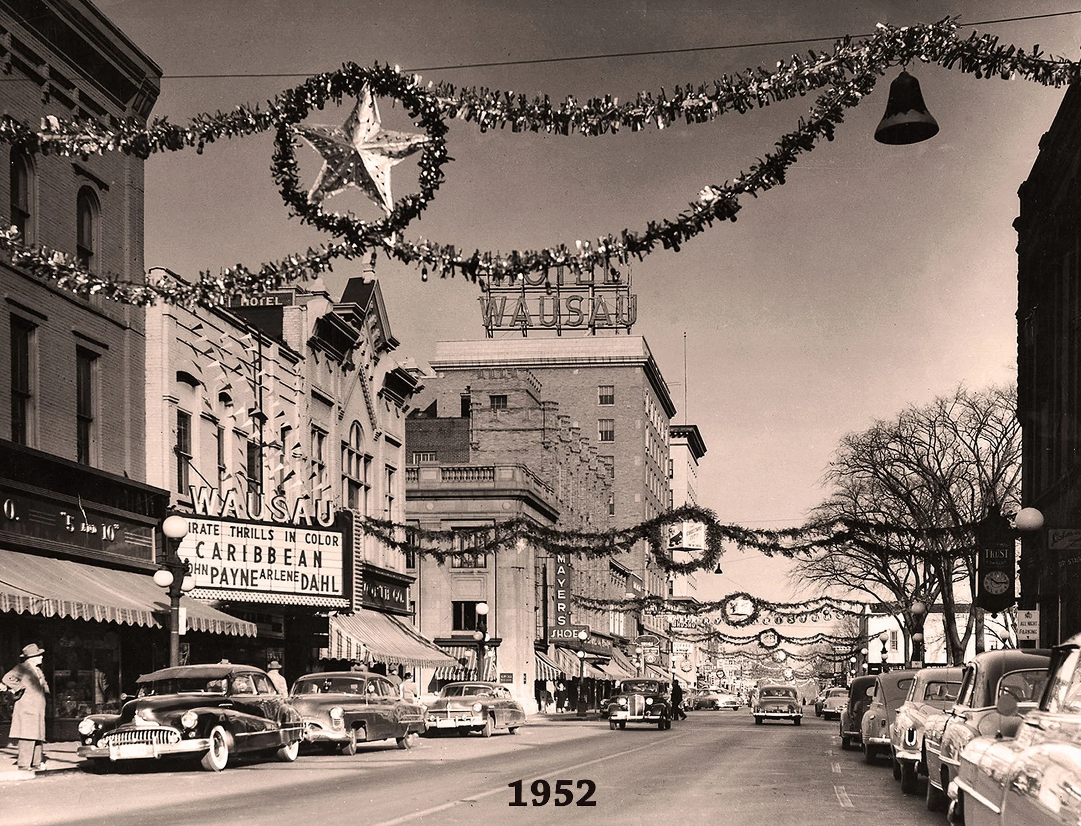 Holiday Decorations on Third