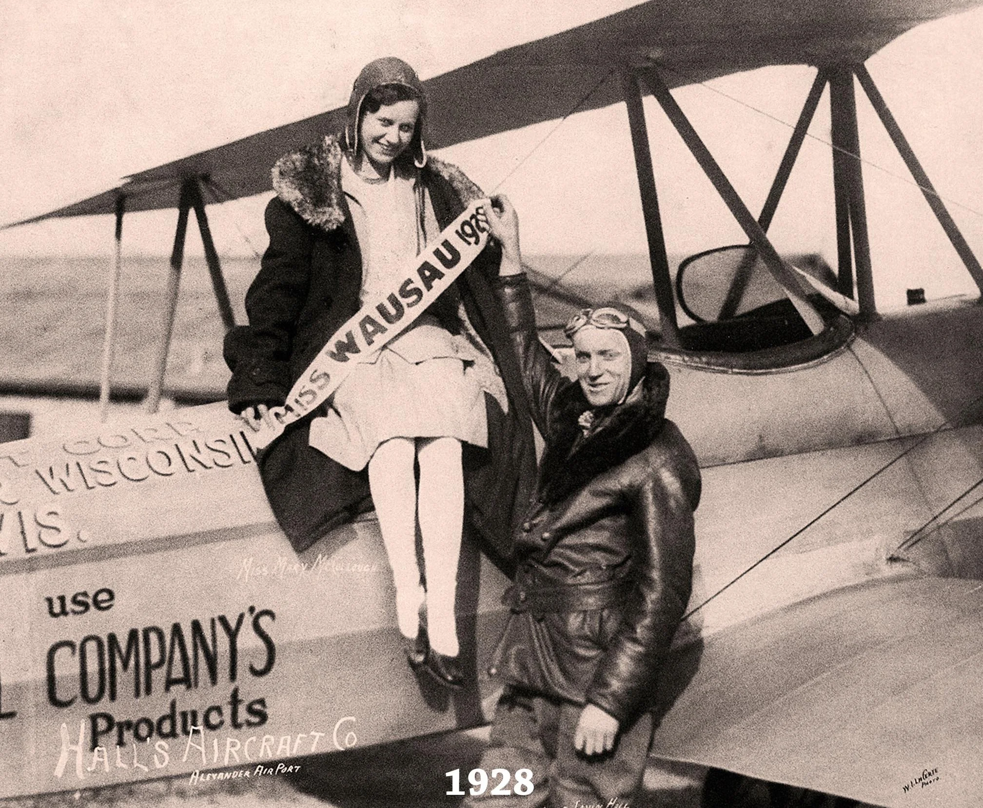 Miss Wausau and an Aeroplane