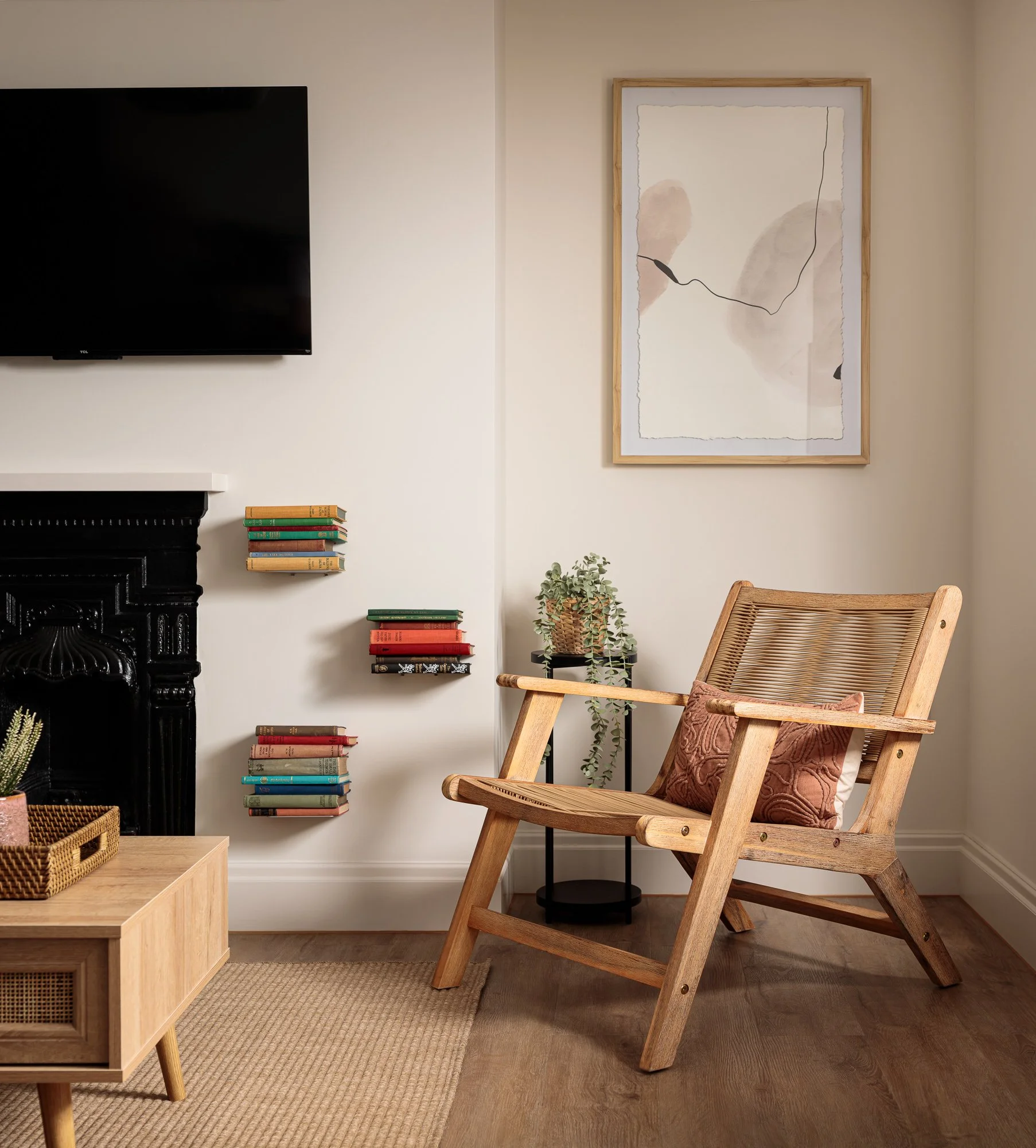 APT 2 - SITTING ROOM TV AREA 20250128_braysford_house_BR_0337.jpg