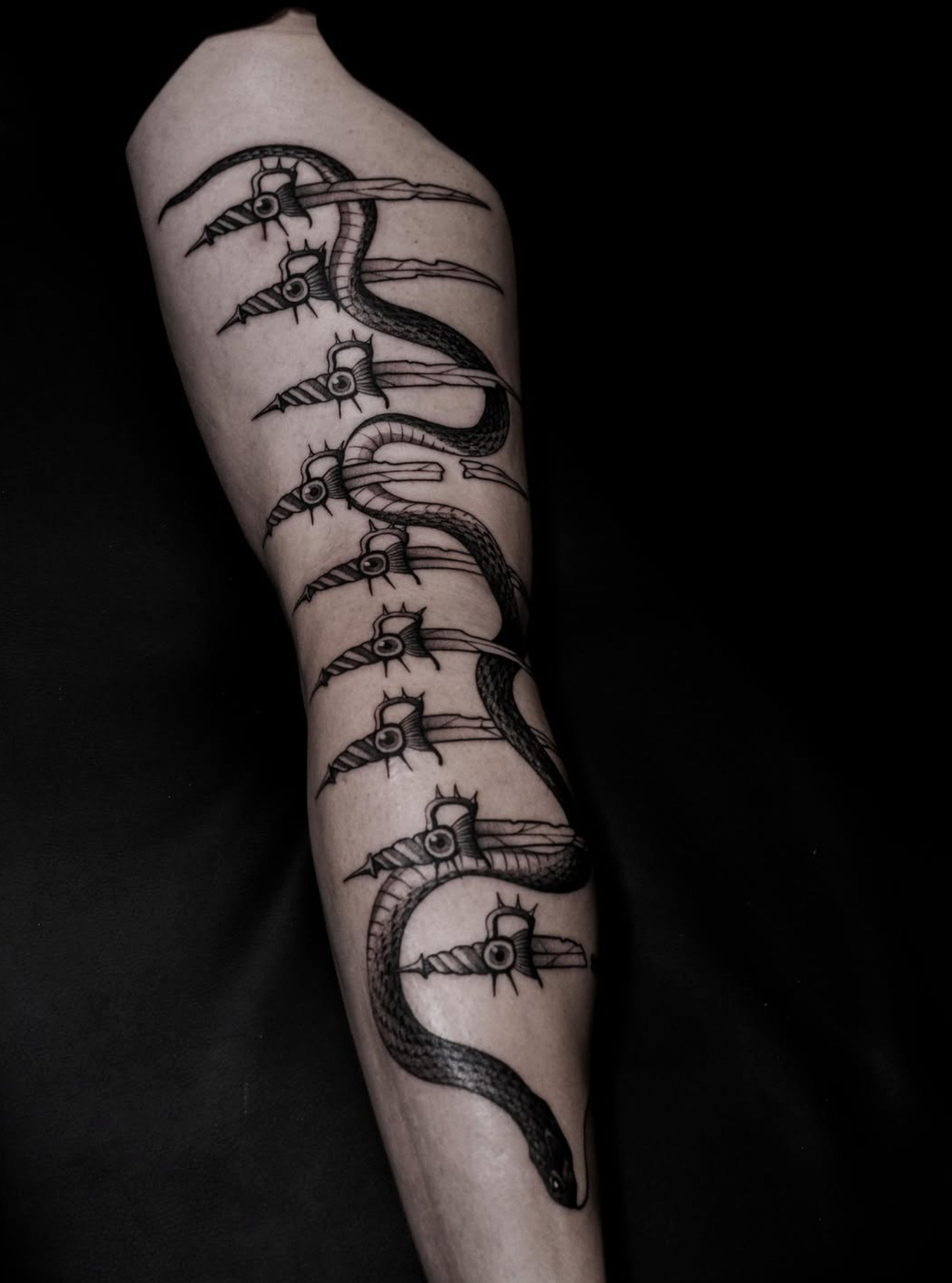 Nine of Swords Tarot reimagined by @sophiemoillustration during their guest spot! 🗡🐍
.
.
.
.
.
#eastrivertattoo #finelinetattoo #blackworktattoo #greenpoint #nyctattoo #brooklyntattoo