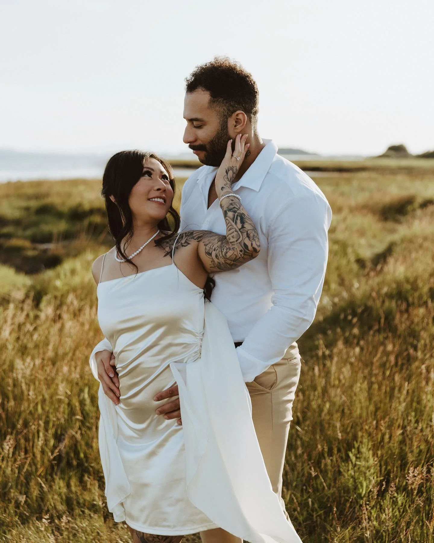 Absolutely obsessed with these two and the photographs we were able to create together this weekend ✨ 
.
.
.
.
.
.
.
.
#engagement #engagementphotographer #weddingphotographer #vancouverphotographer #bcphotographer #goldenhour #photographer #authenti