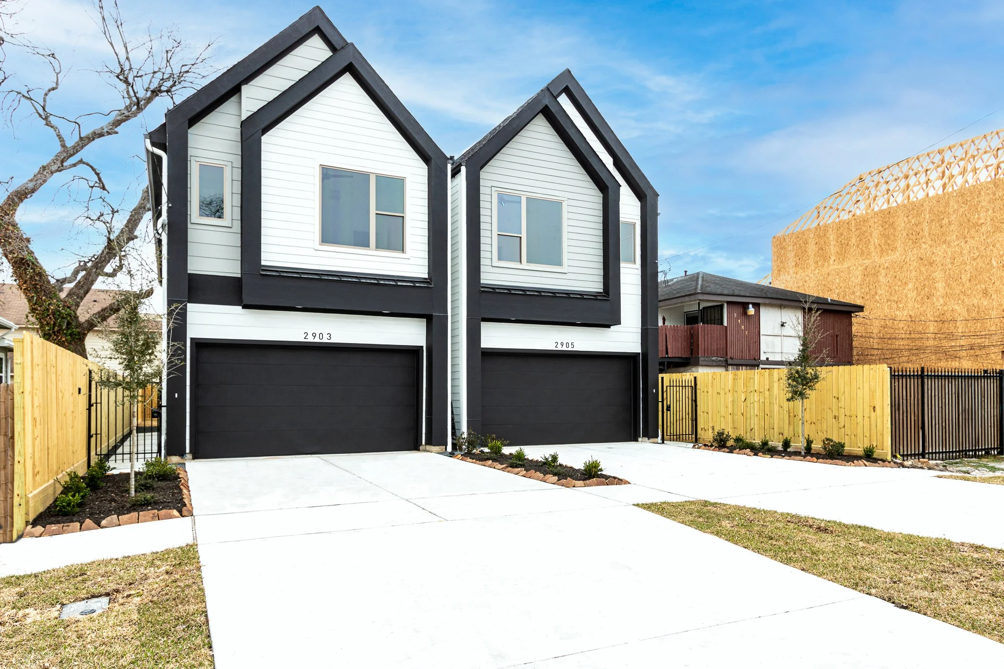 2903 Delano exterior2.jpg